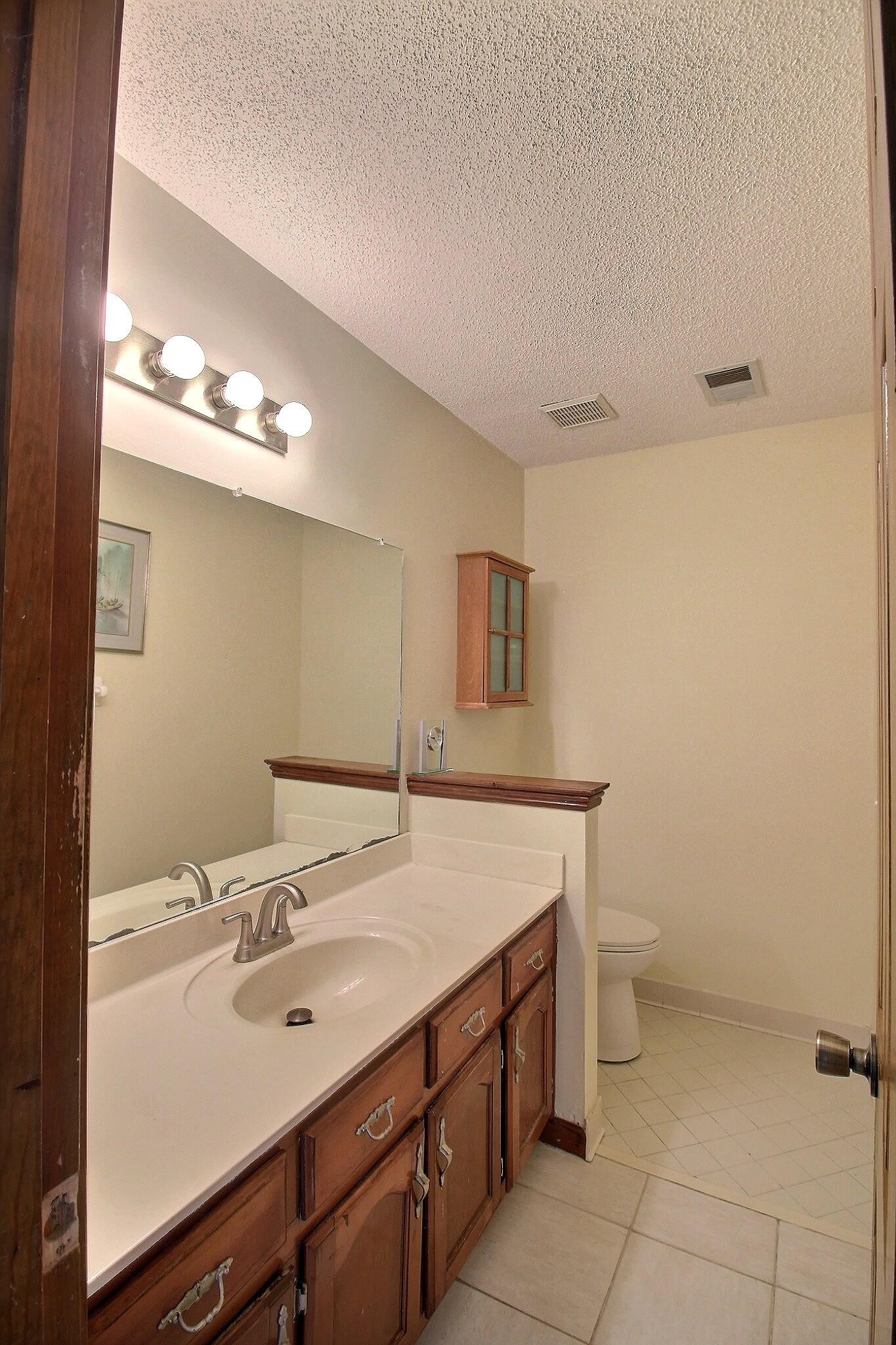 647 Winlawn Dr Property Photo 21