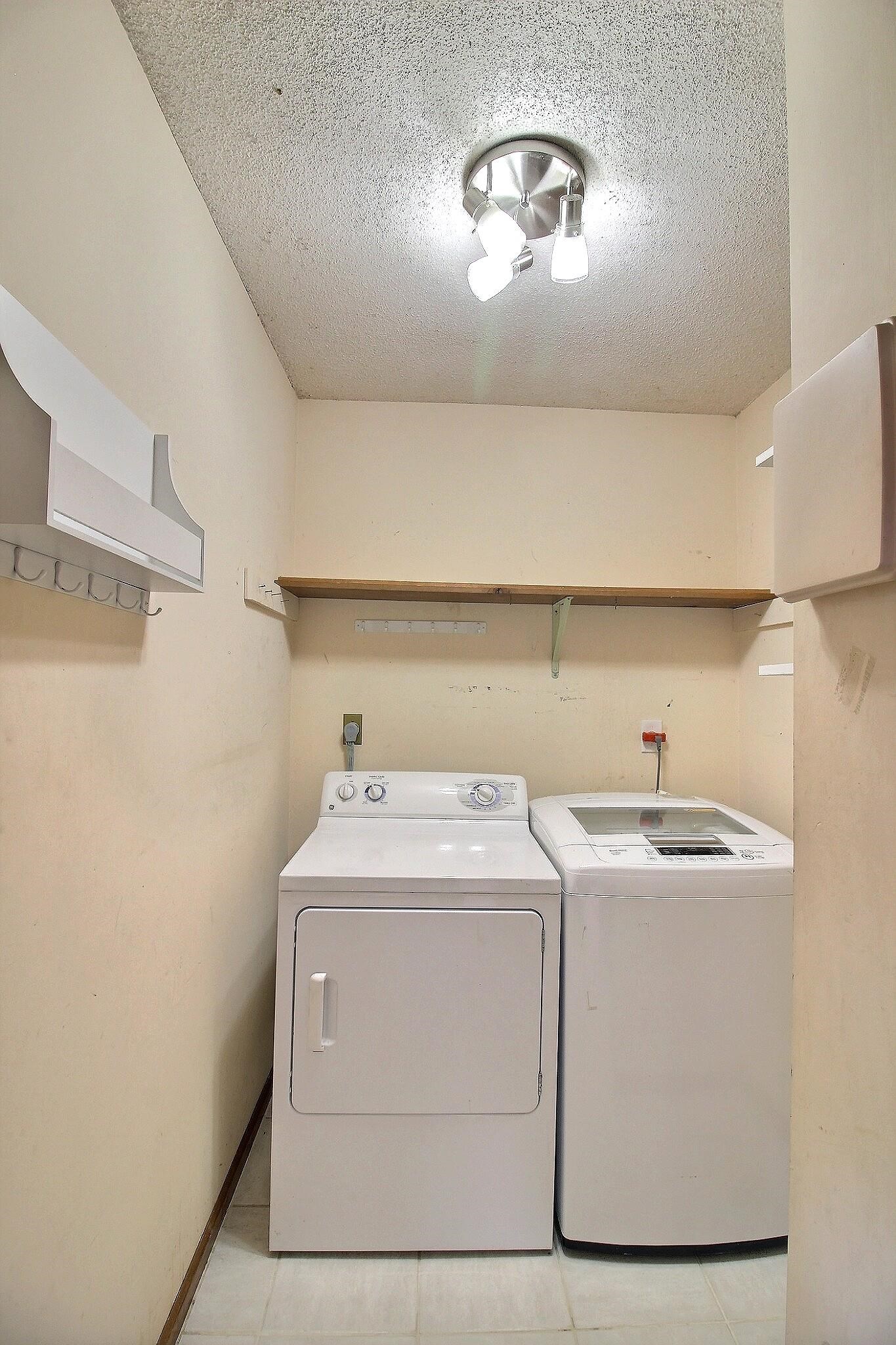 647 Winlawn Dr Property Photo 22