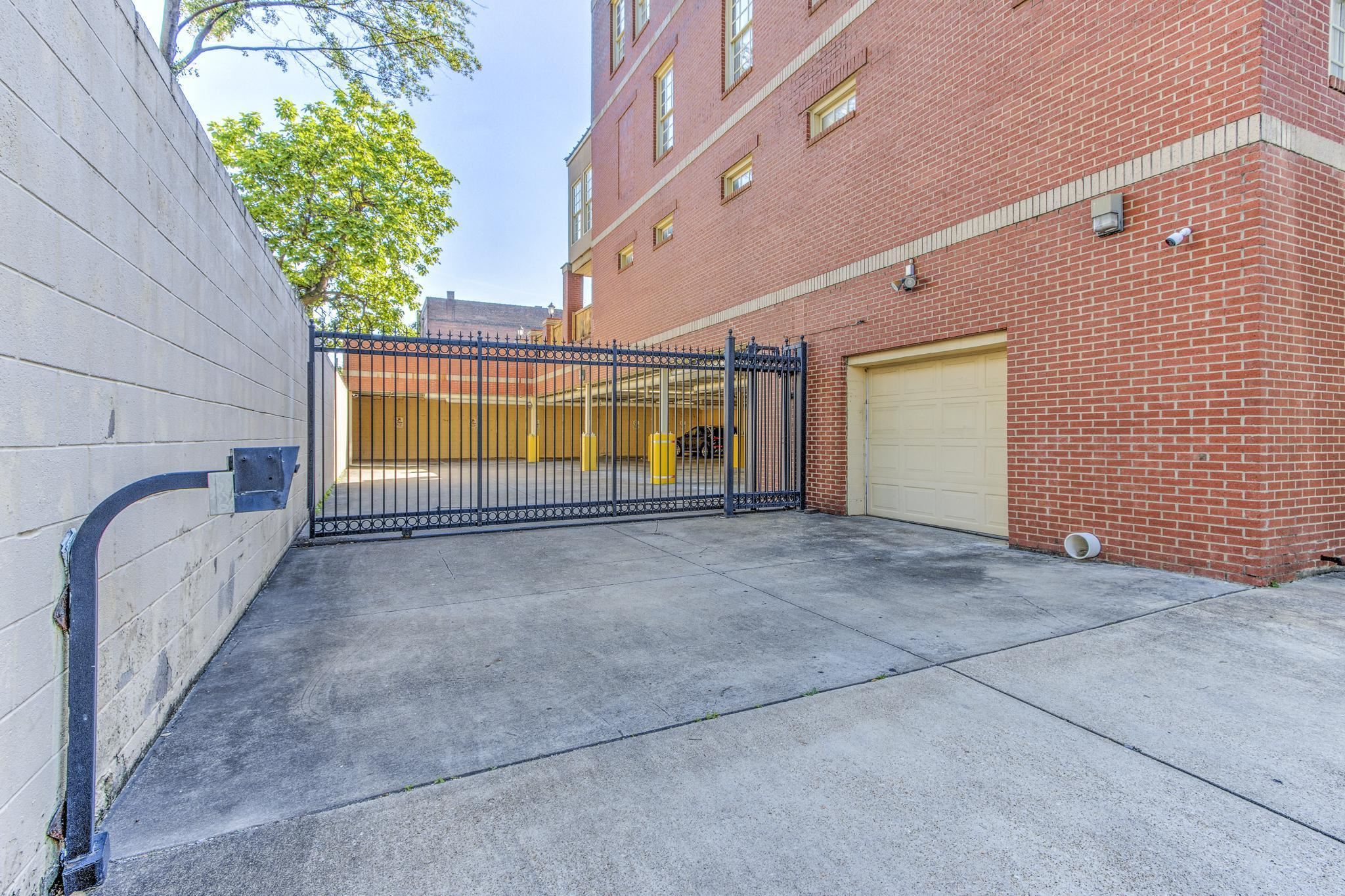 65 E Pontotoc Ave 303 Property Photo 4
