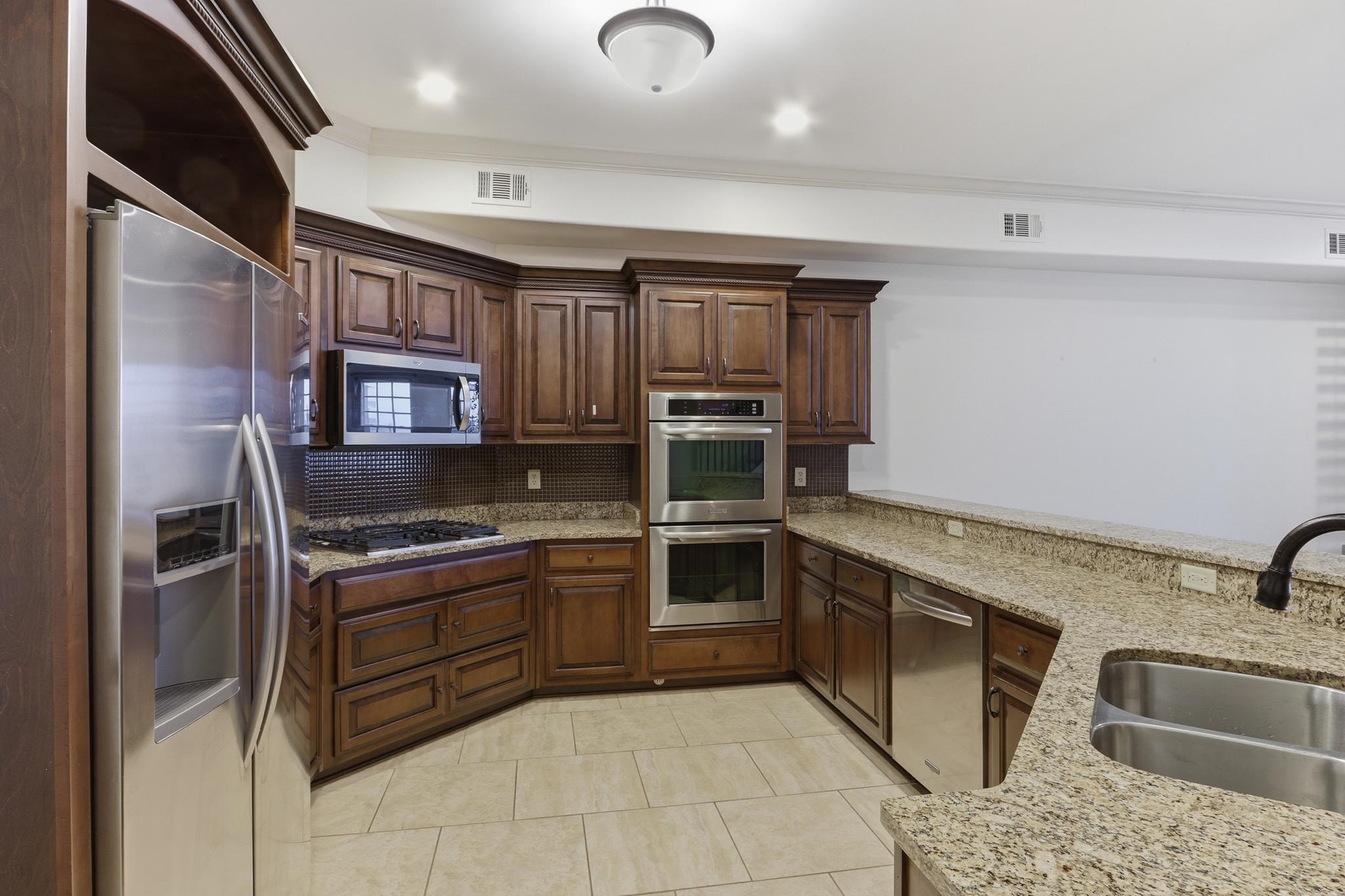 65 E Pontotoc Ave 303 Property Photo 8