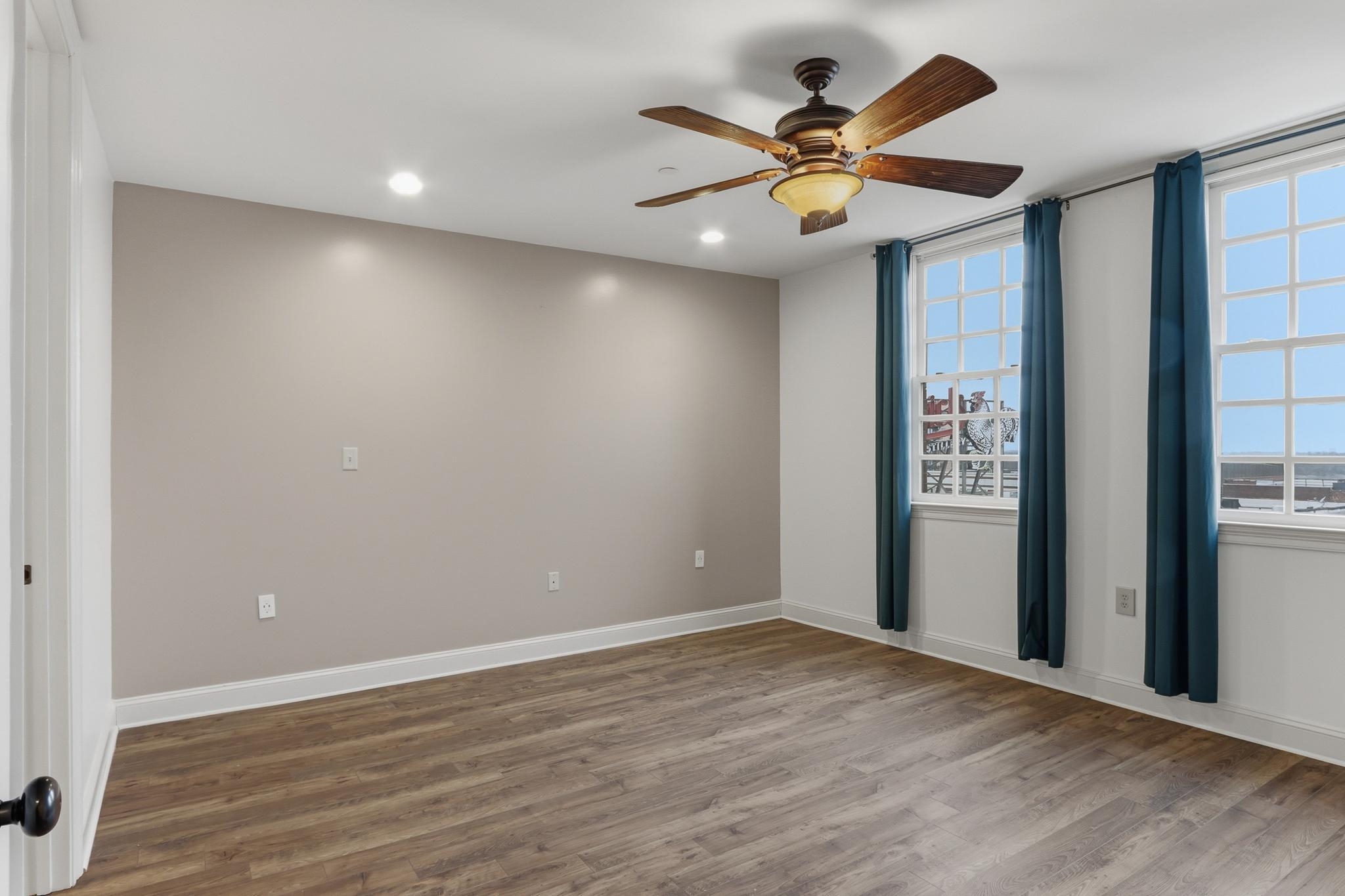 65 E Pontotoc Ave 303 Property Photo 23