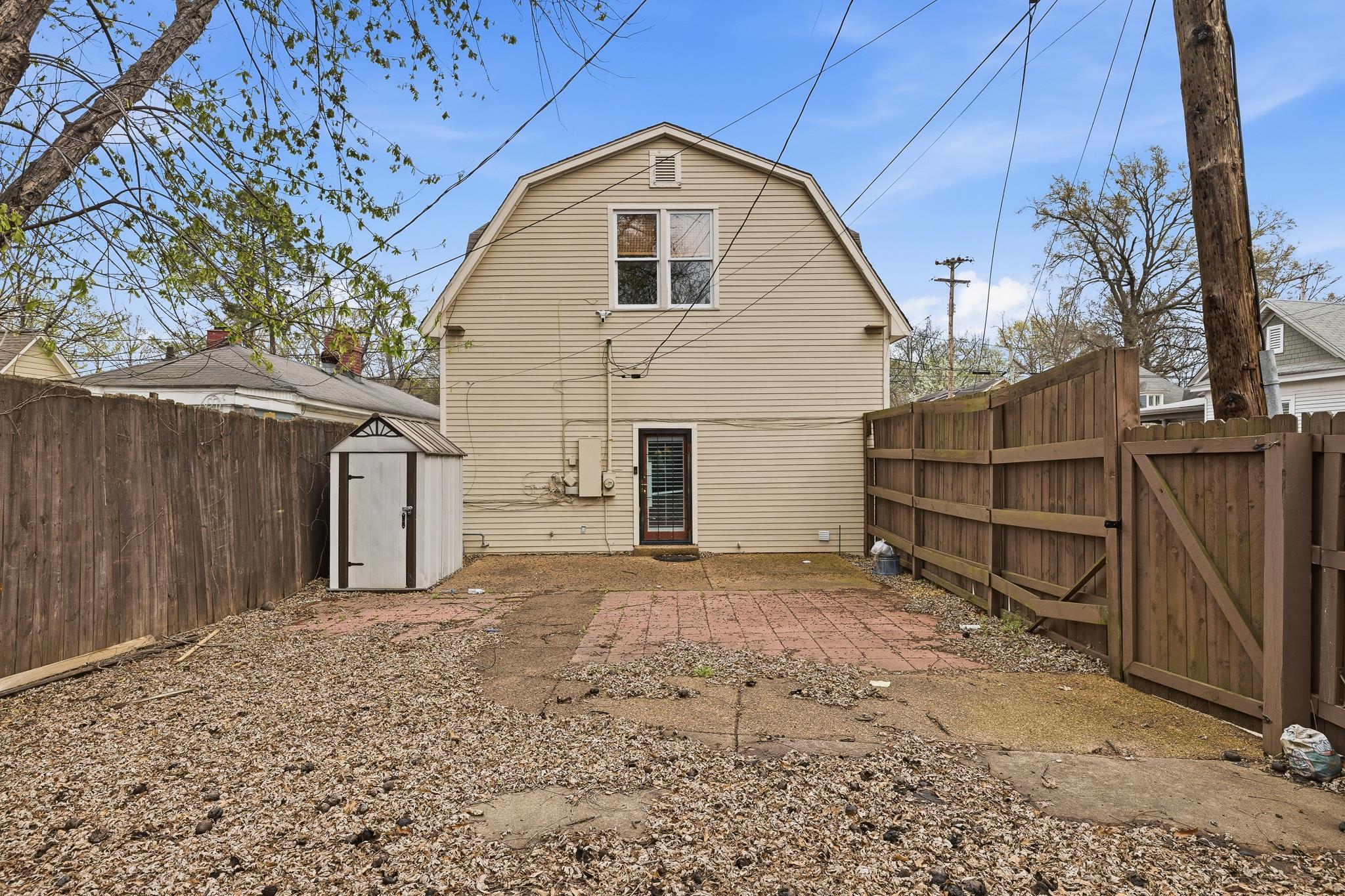 563 S Cox St Property Photo 30