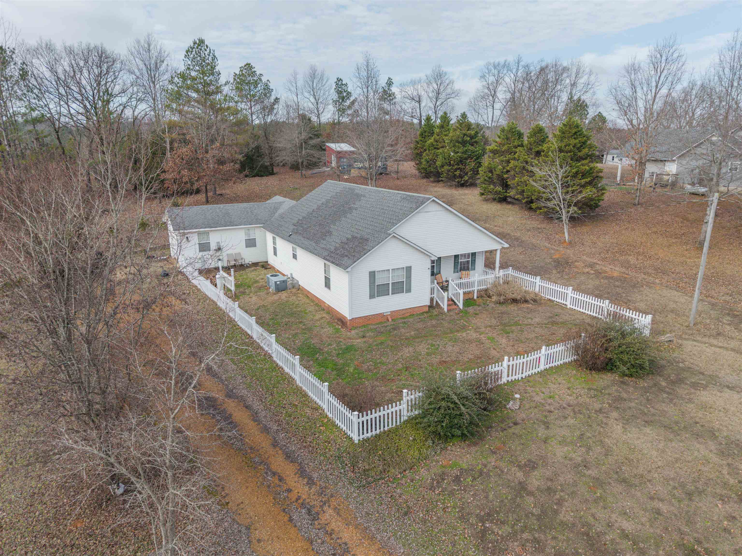 59 Ty Ln Property Photo 3