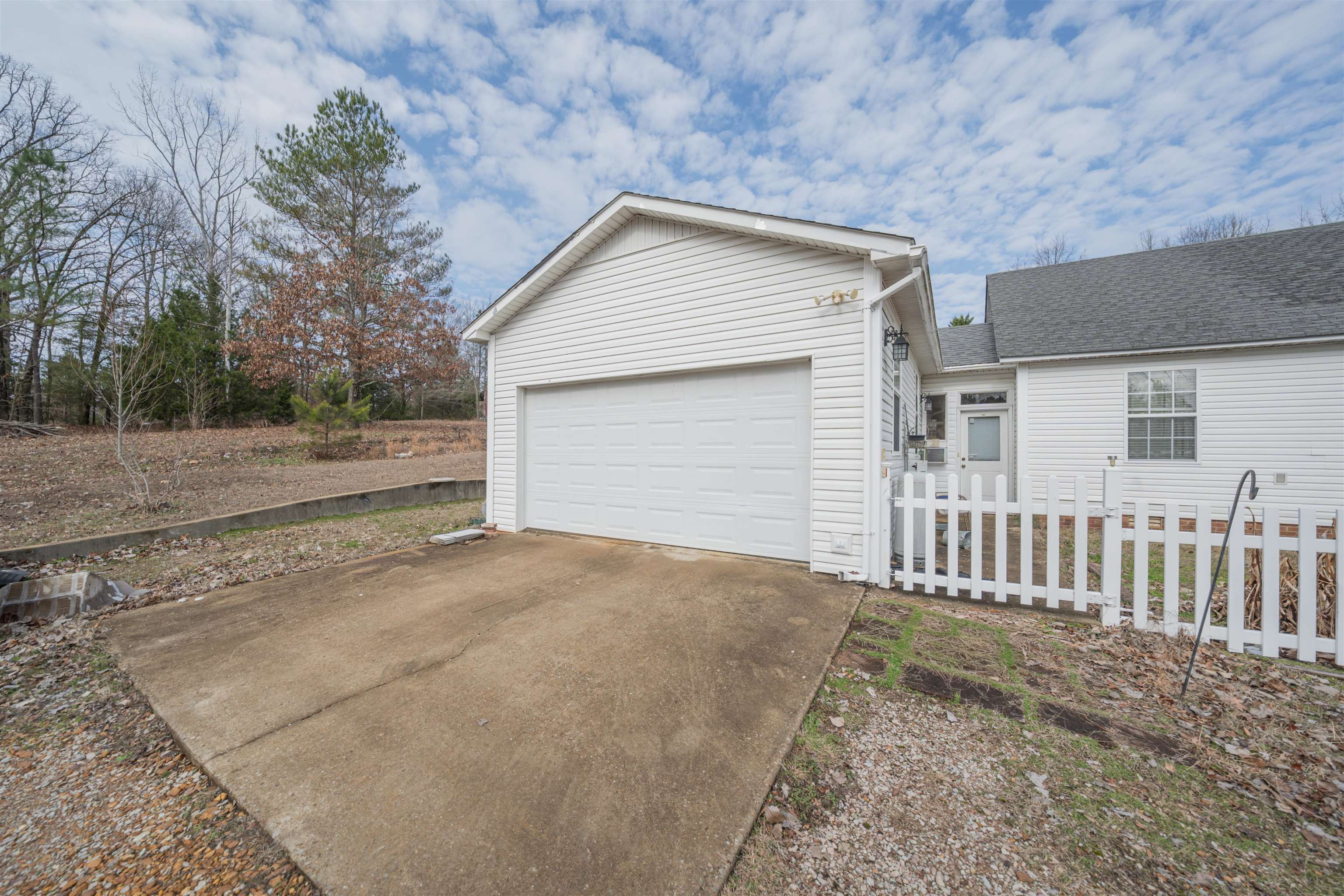 59 Ty Ln Property Photo 5
