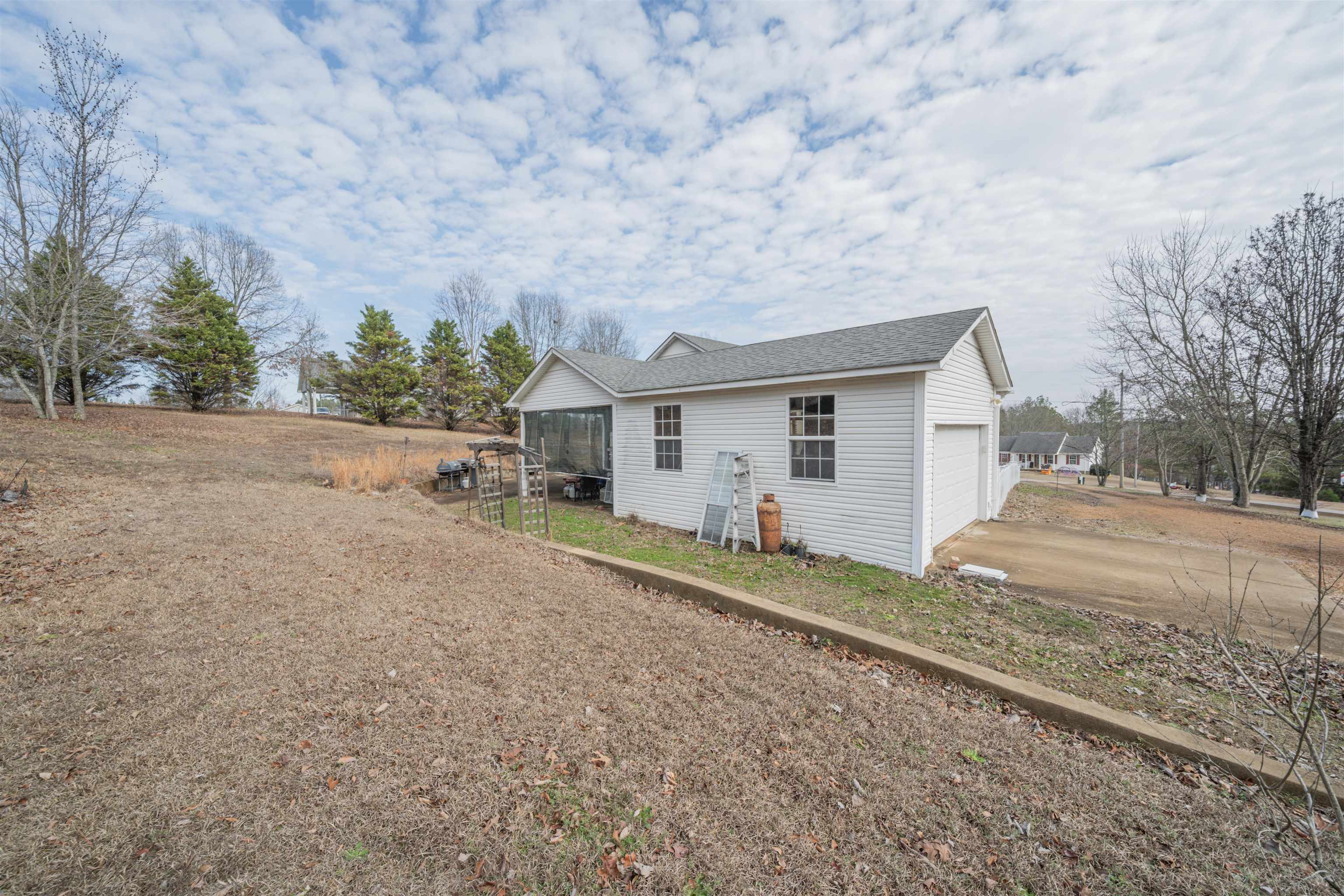 59 Ty Ln Property Photo 6