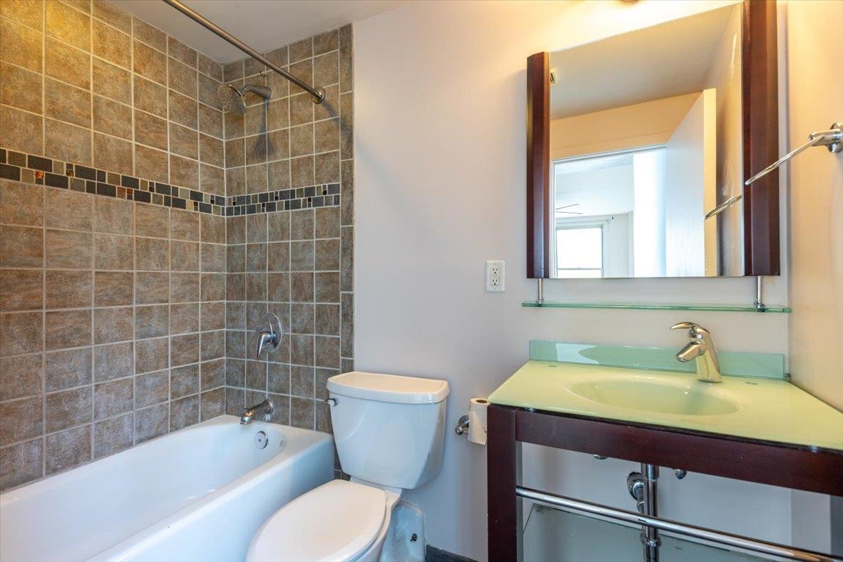 66 Monroe Ave 1008 Property Photo 9