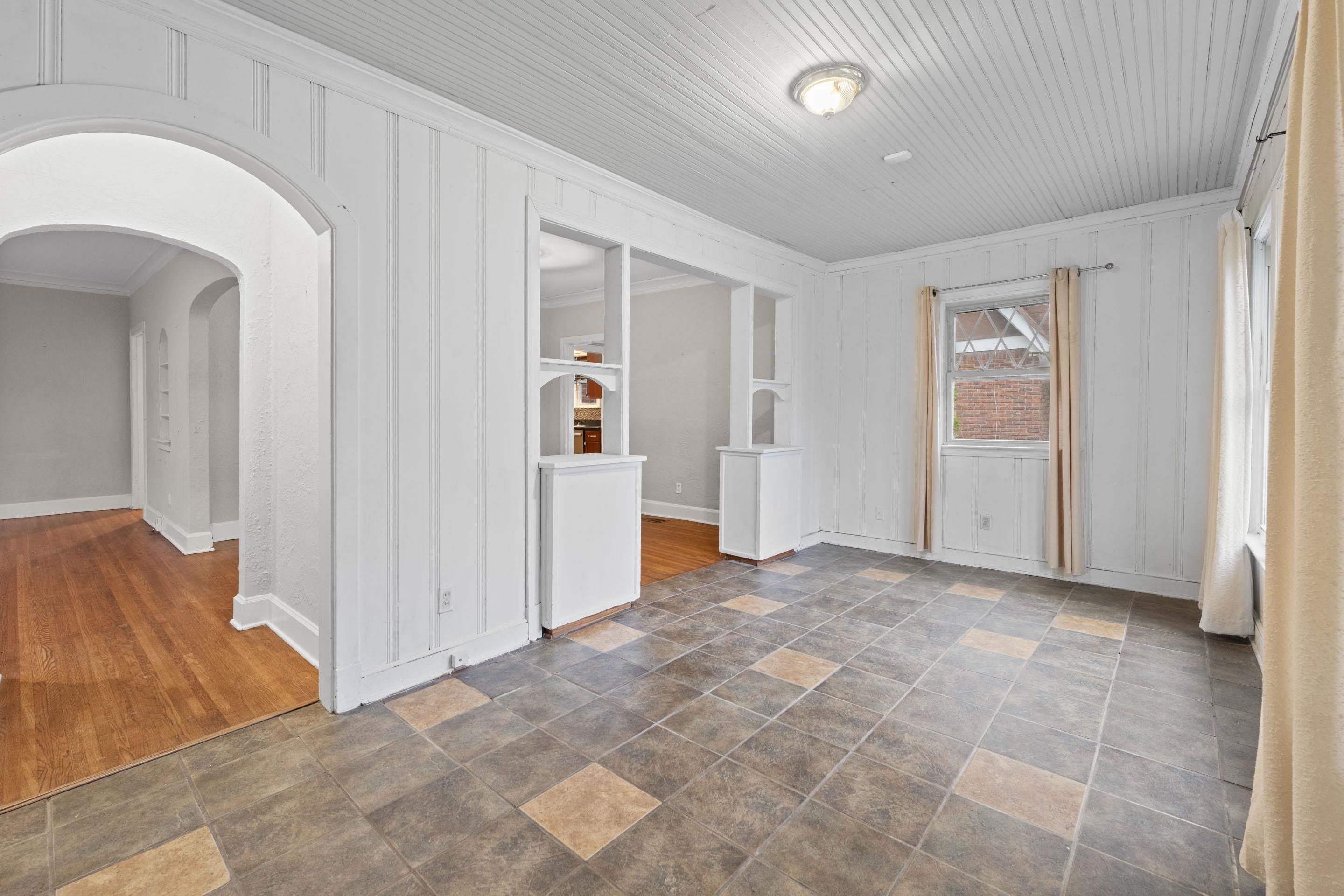 929 University St Property Photo 3