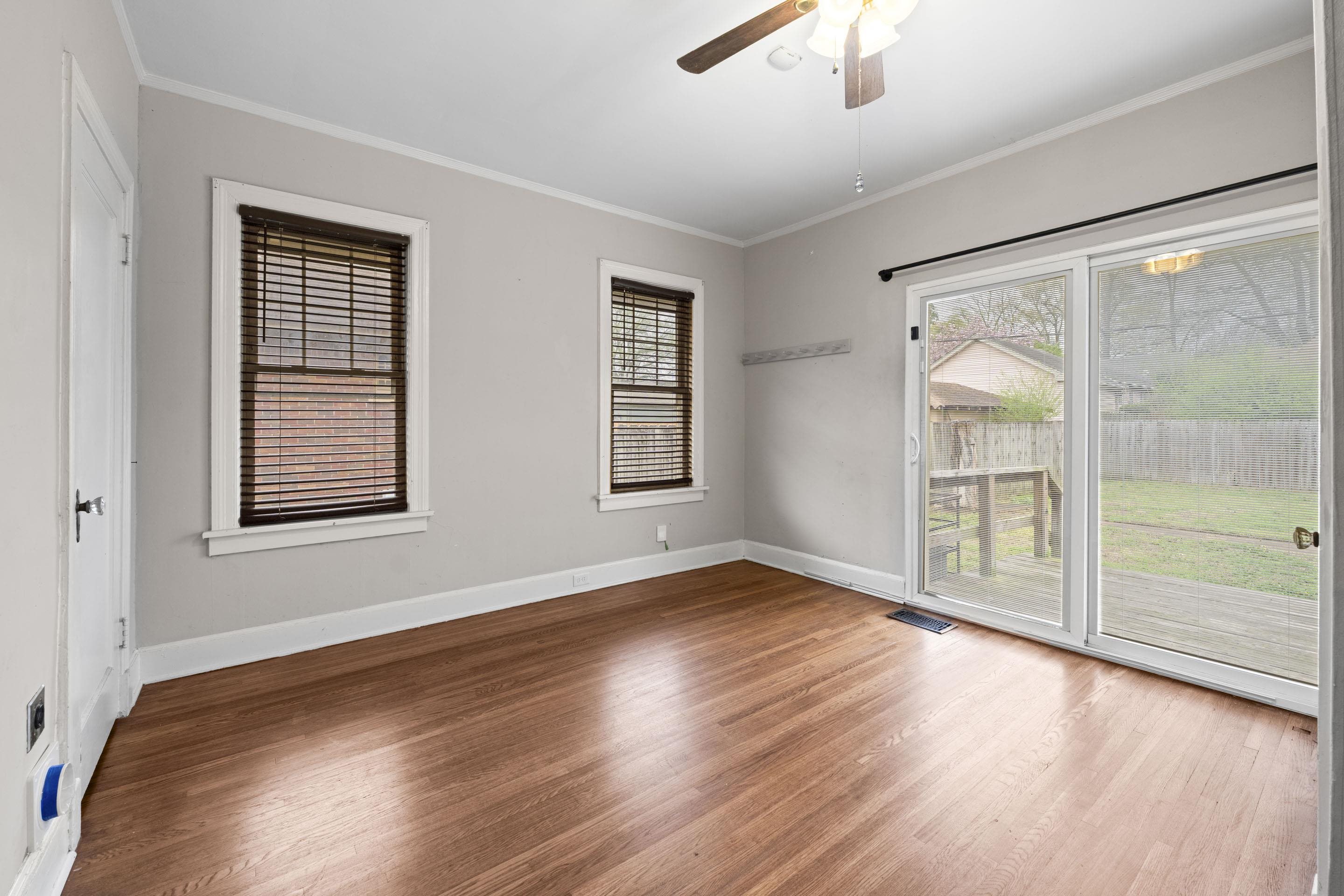 929 University St Property Photo 18