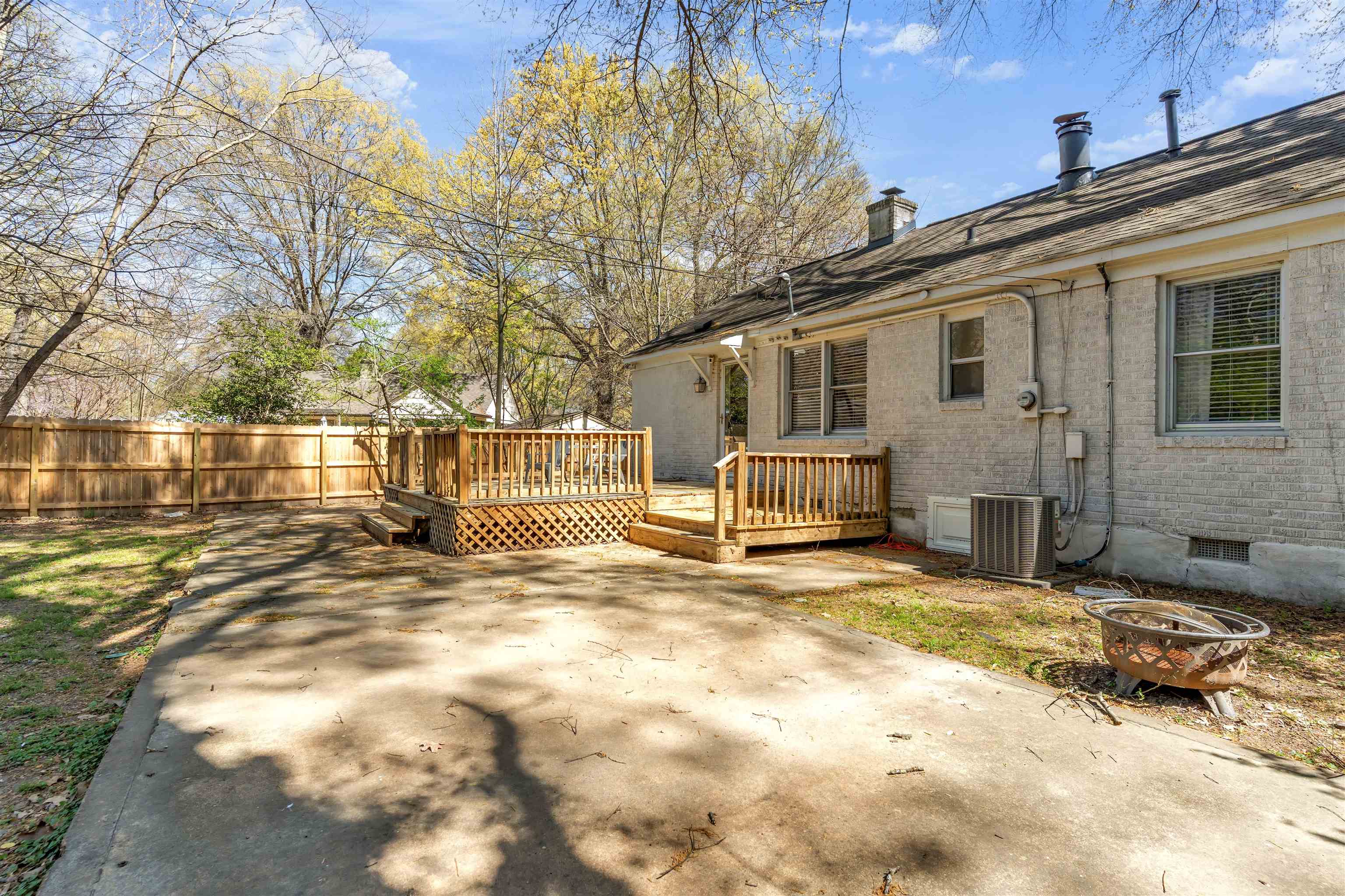 465 Gerald Rd Property Photo 24