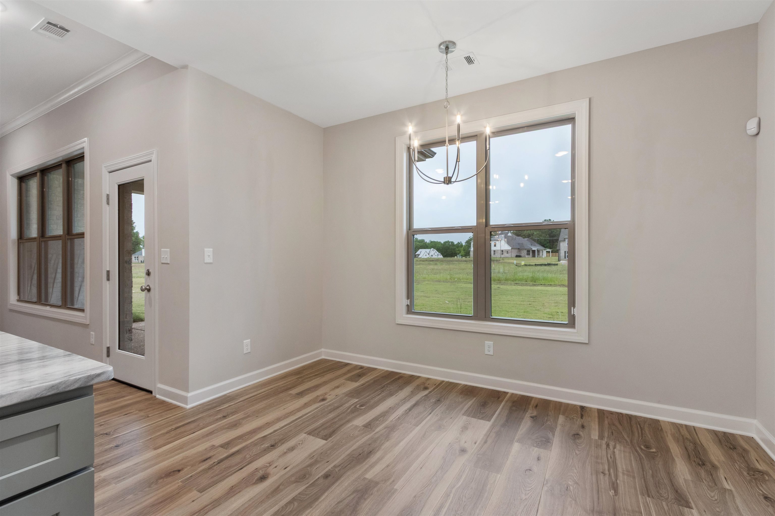 5322 Buttercup Ln Property Photo 8