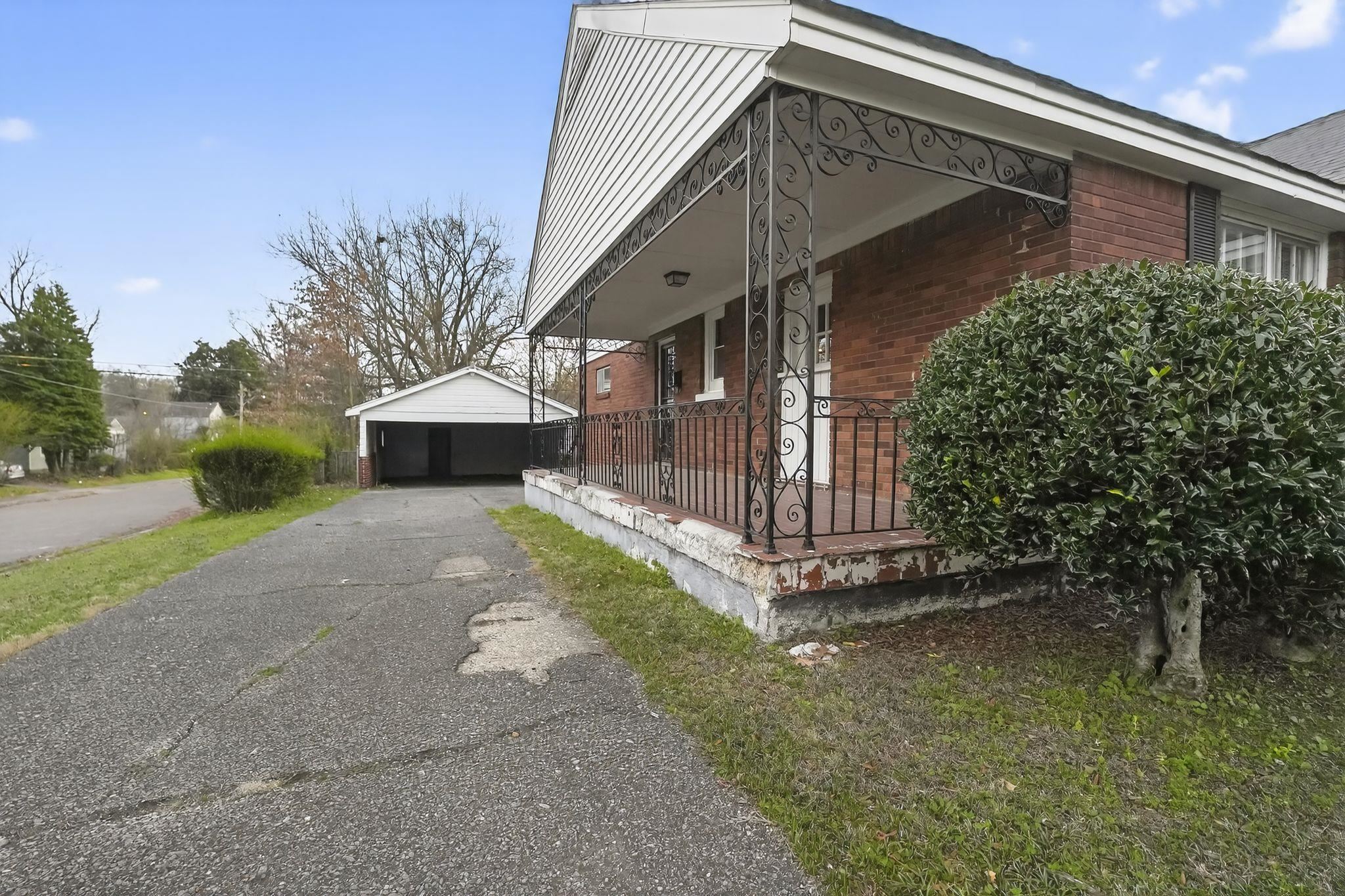 61 E Fernwood Ave Property Photo 4