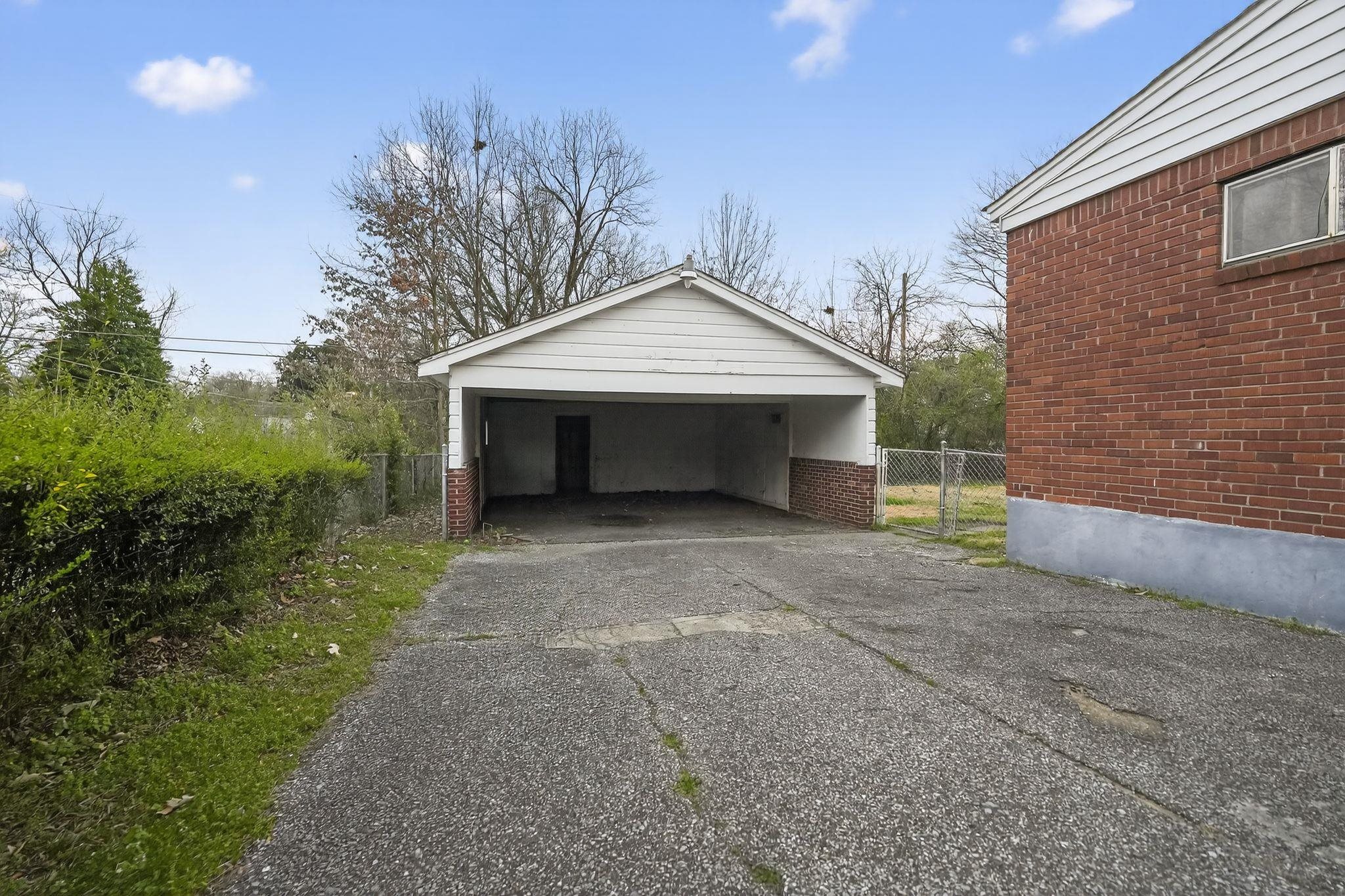 61 E Fernwood Ave Property Photo 5