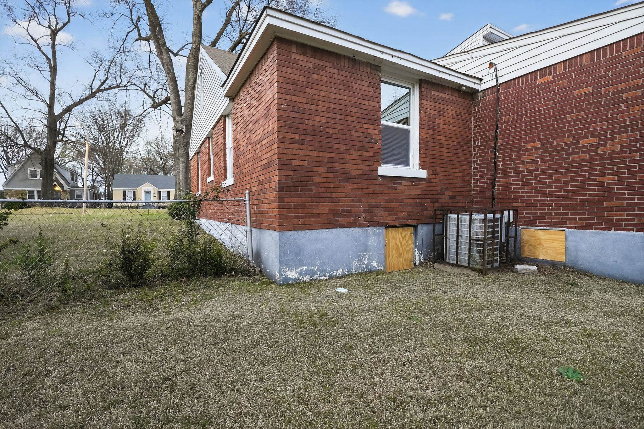 61 E Fernwood Ave Property Photo 6