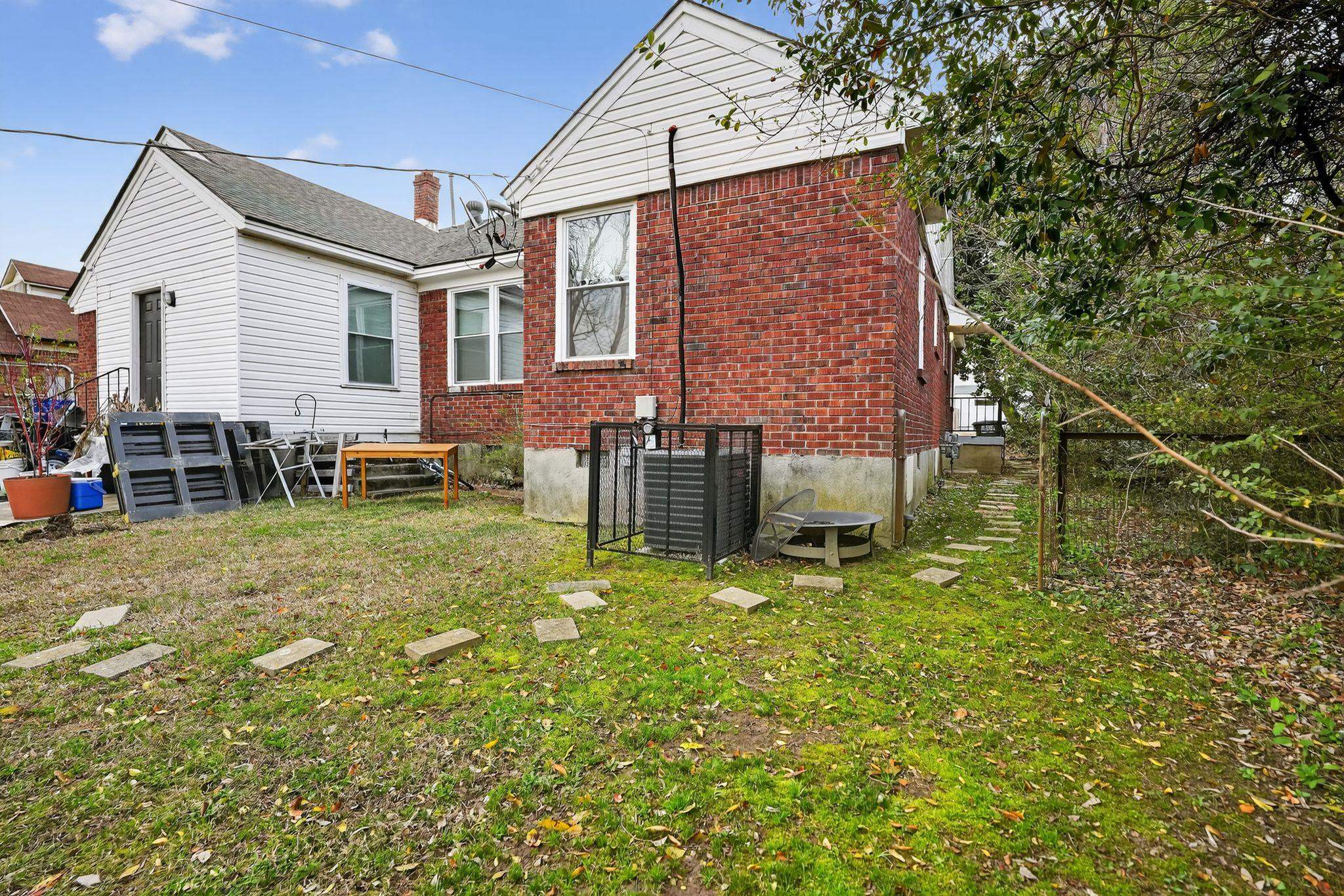 1041 & 1043 N Mclean Blvd Property Photo 6