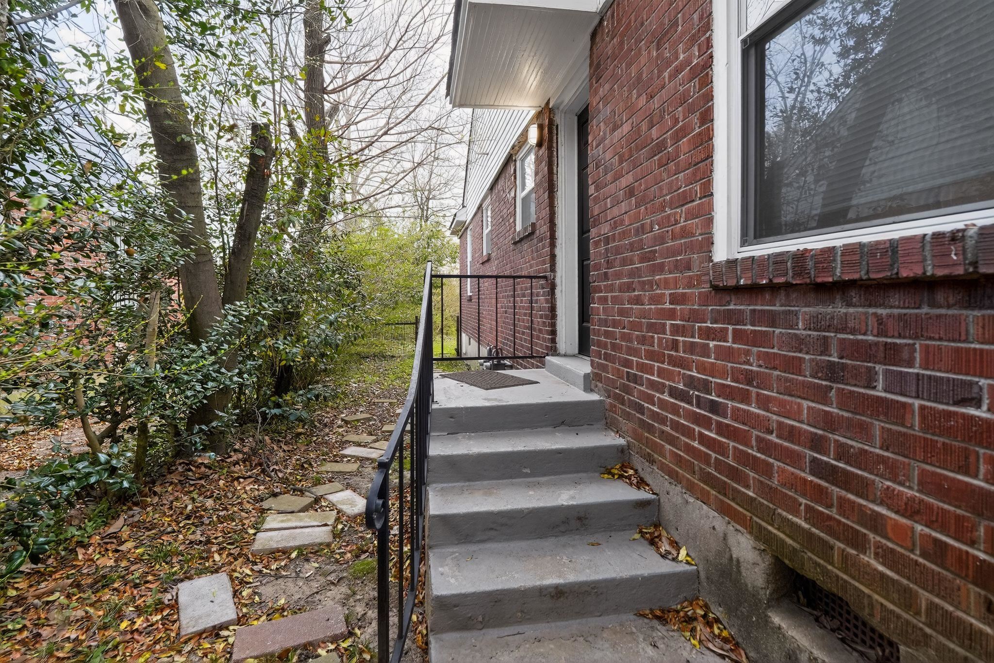 1041 & 1043 N Mclean Blvd Property Photo 32