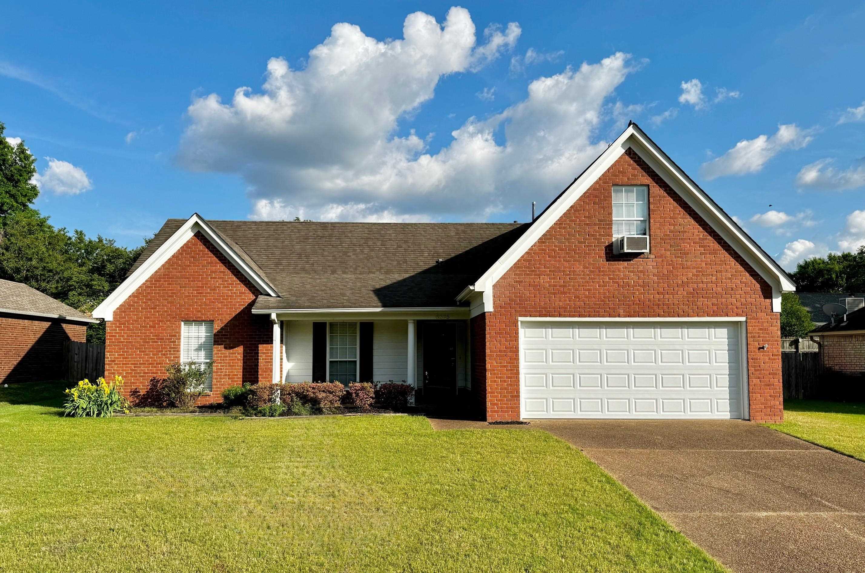 6895 TIFFANY OAKS CV Property Photo 1