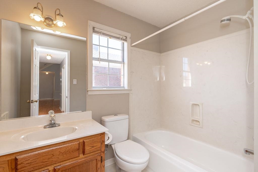 6895 Tiffany Oaks Cv Property Photo 18