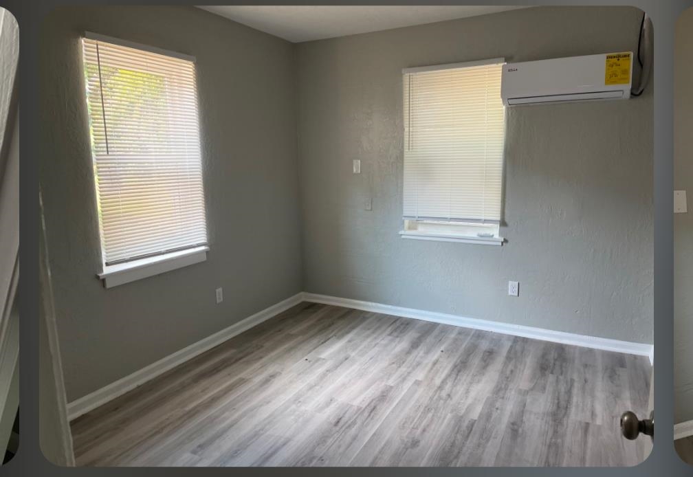 869 N Bingham St Property Photo 3
