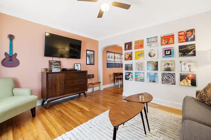 217 N Hollywood St Property Photo 6