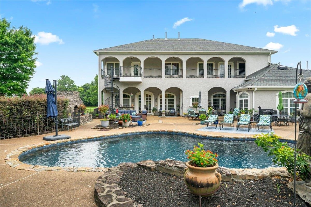 700 Keough Dr Property Photo 4