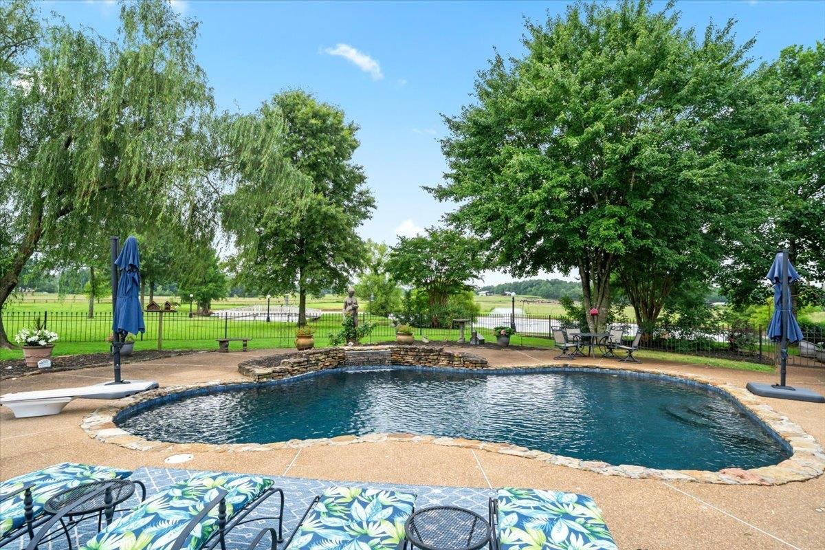 700 Keough Dr Property Photo 10