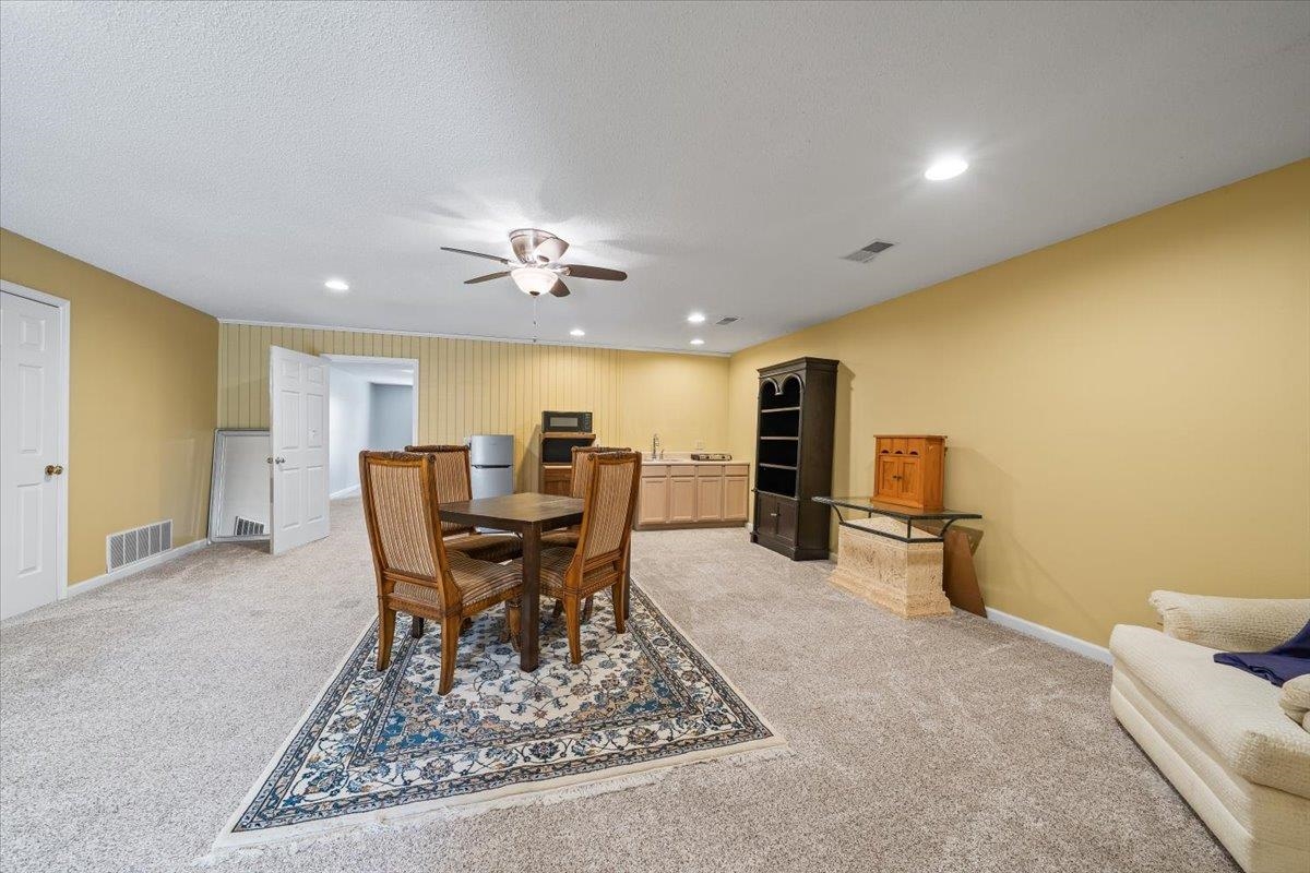700 Keough Dr Property Photo 17
