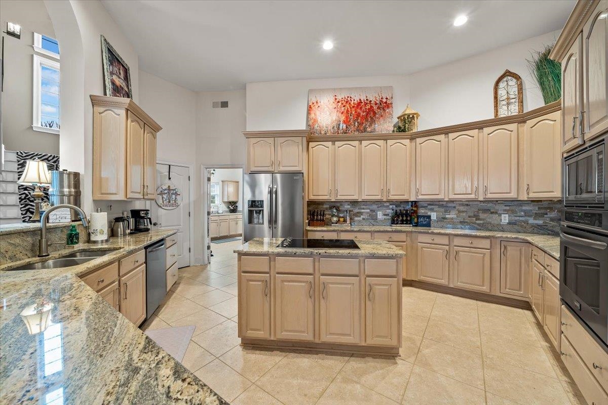 700 Keough Dr Property Photo 27