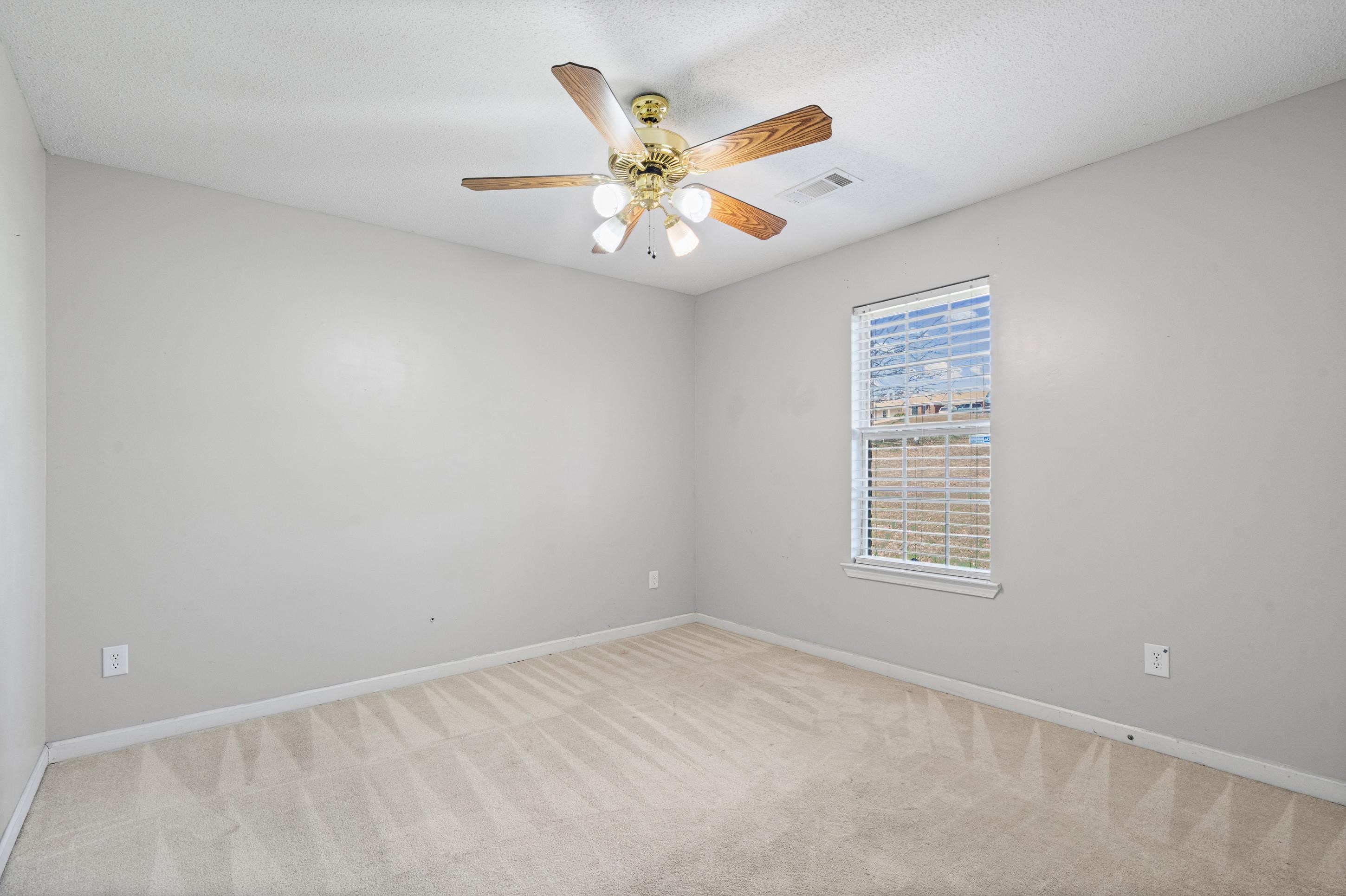 511 E Rae Dr Property Photo 17