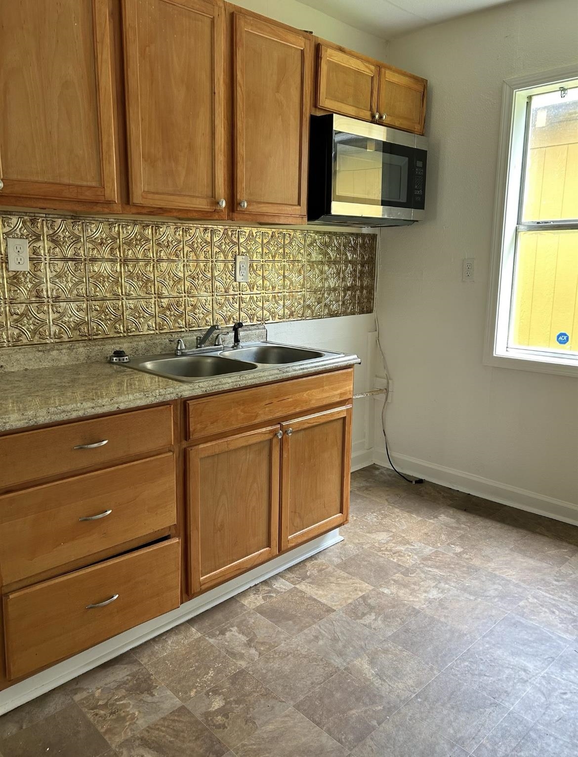 1399 Michigan St Property Photo 5