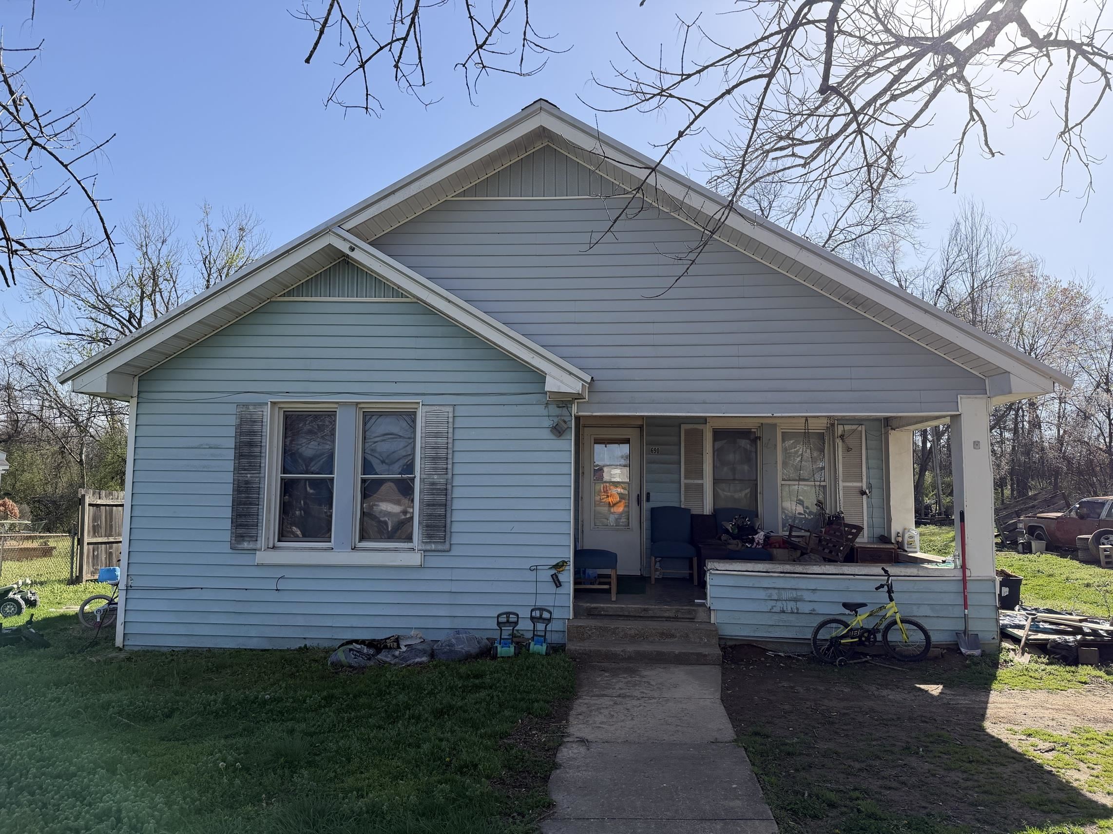 690 PATTERSON RD Property Photo 1