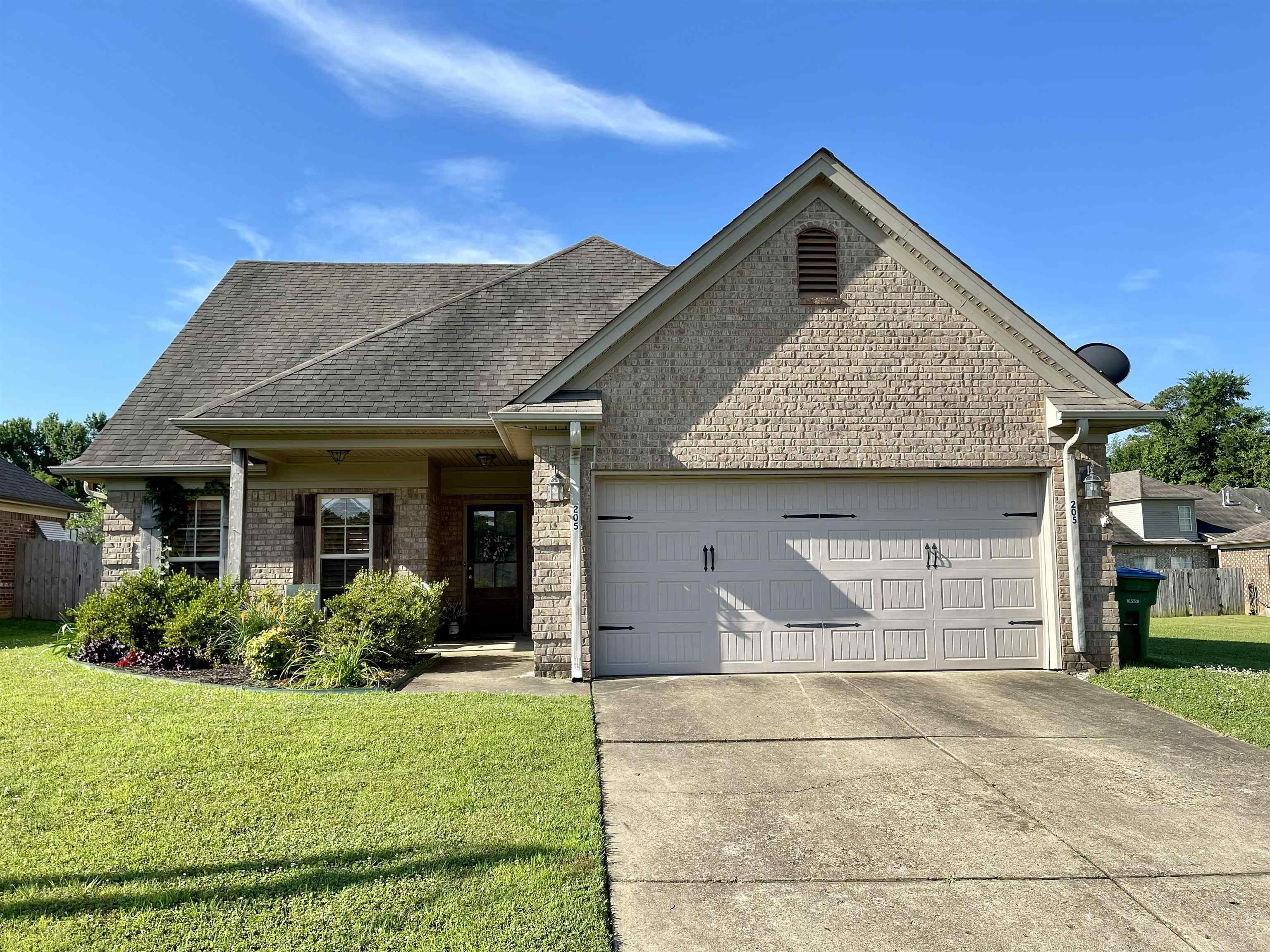 205 Hackberry Cv Property Photo 1