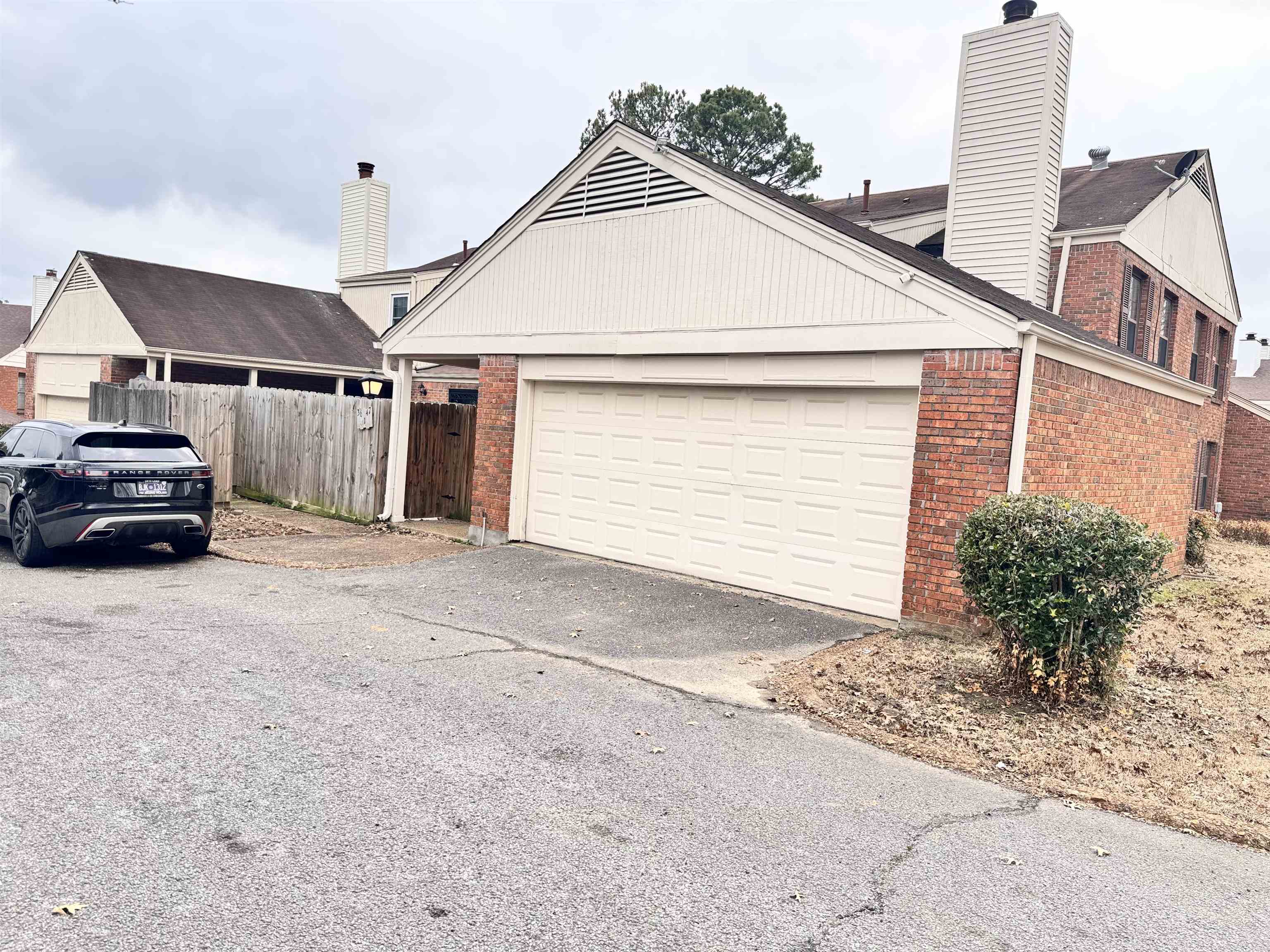 3647 Northcliffe Dr 1 Property Photo 1