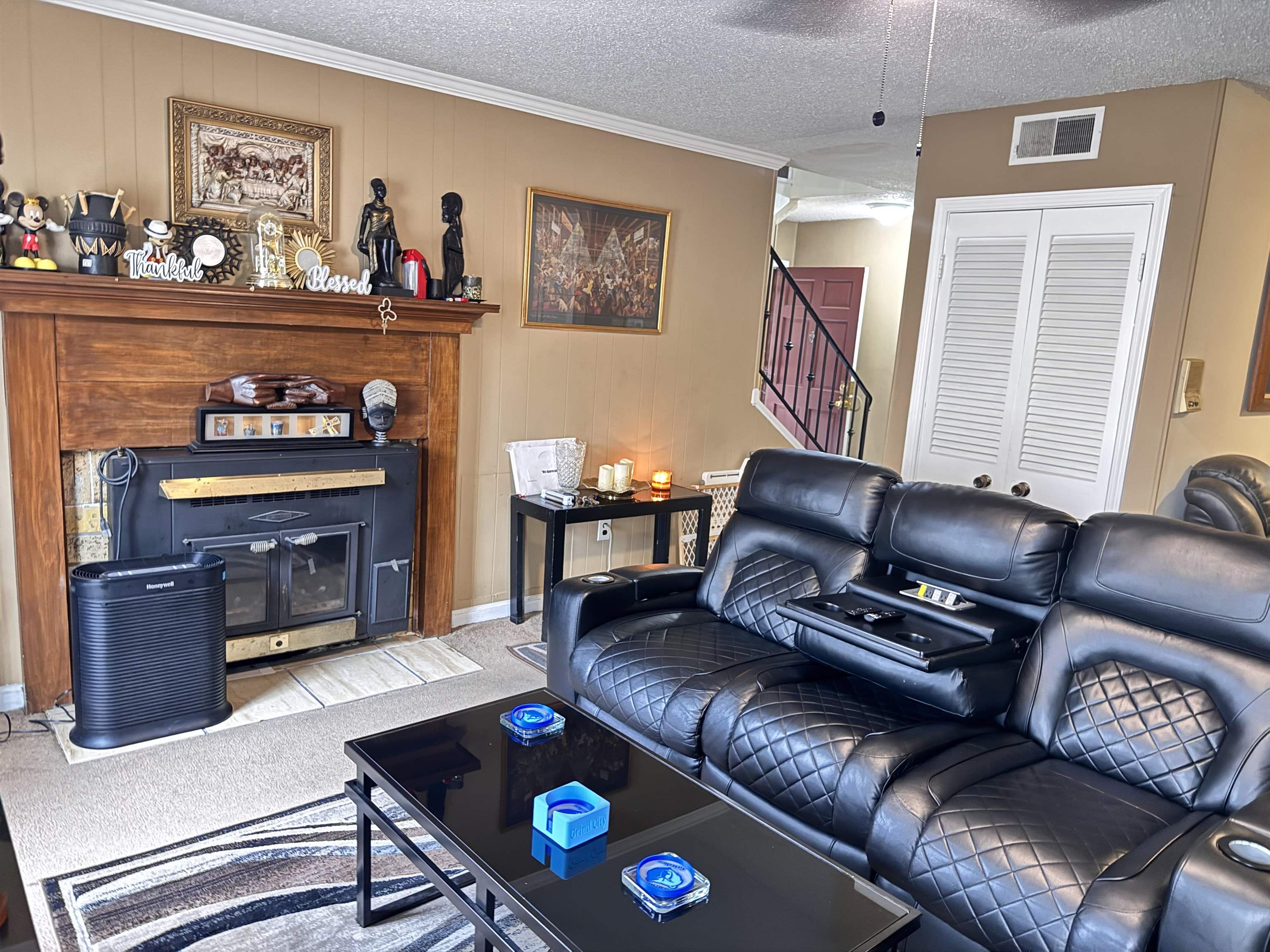 3647 Northcliffe Dr 1 Property Photo 4