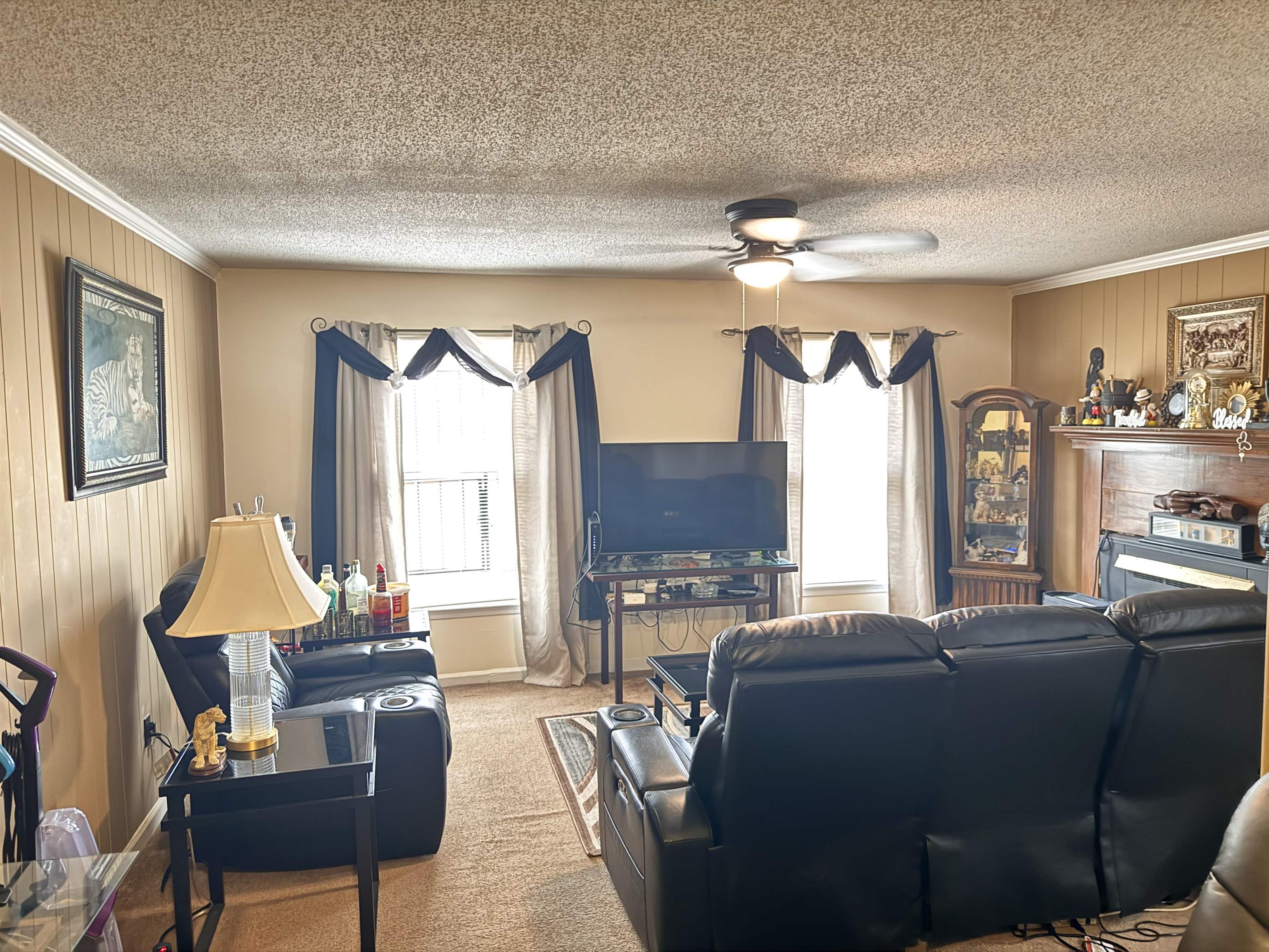 3647 Northcliffe Dr 1 Property Photo 6