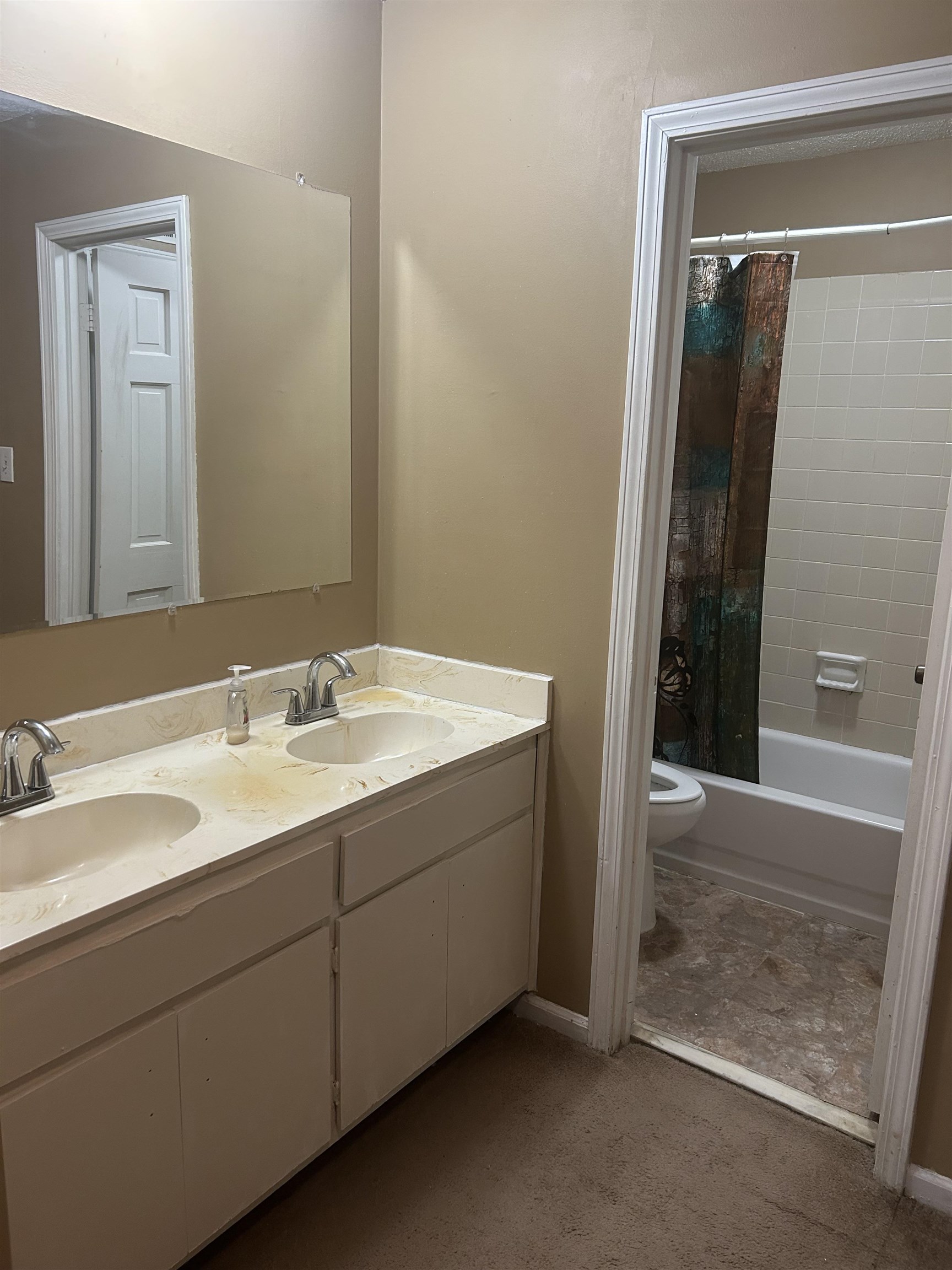 3647 Northcliffe Dr 1 Property Photo 20