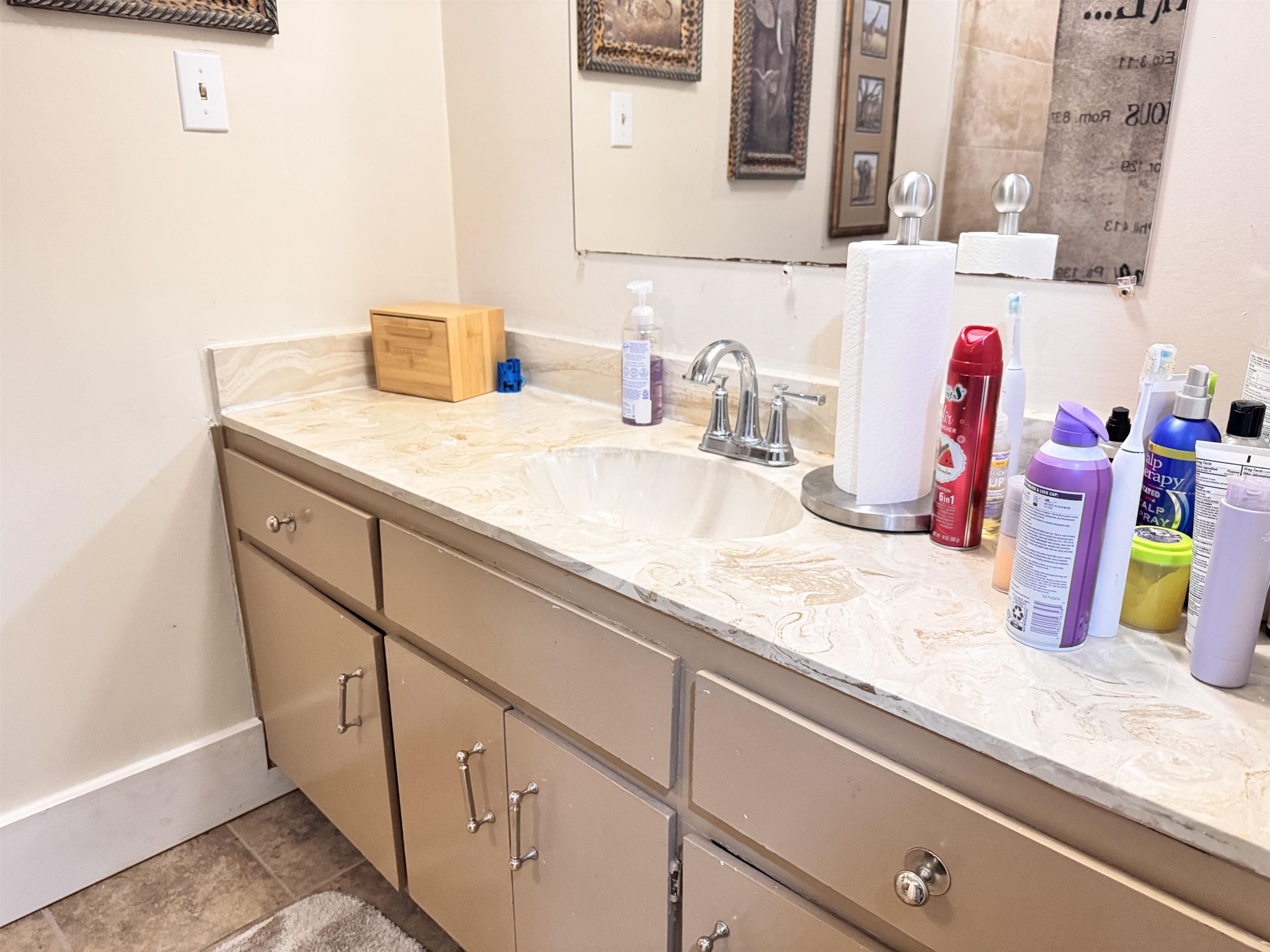 3647 Northcliffe Dr 1 Property Photo 21