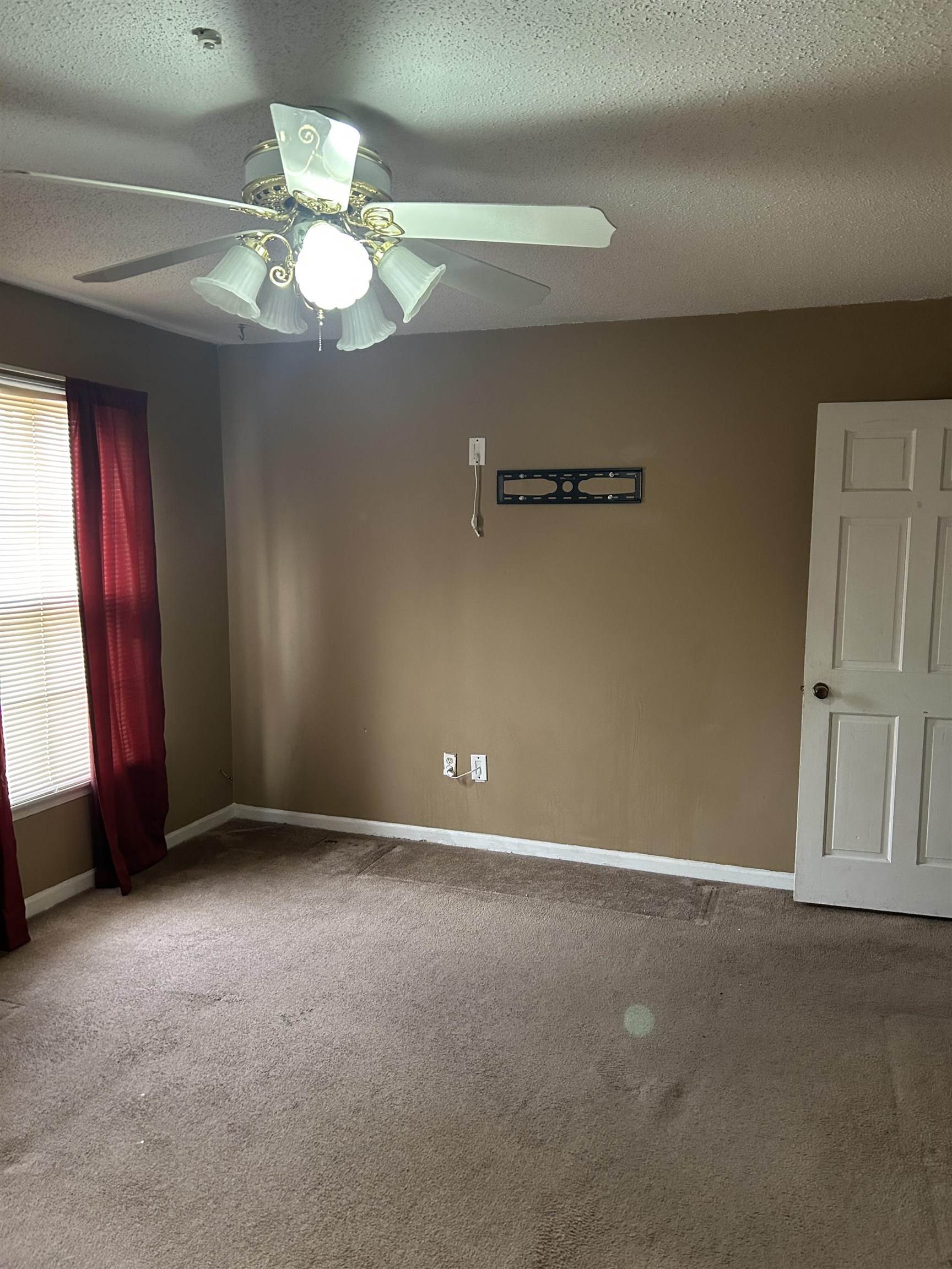 3647 Northcliffe Dr 1 Property Photo 24