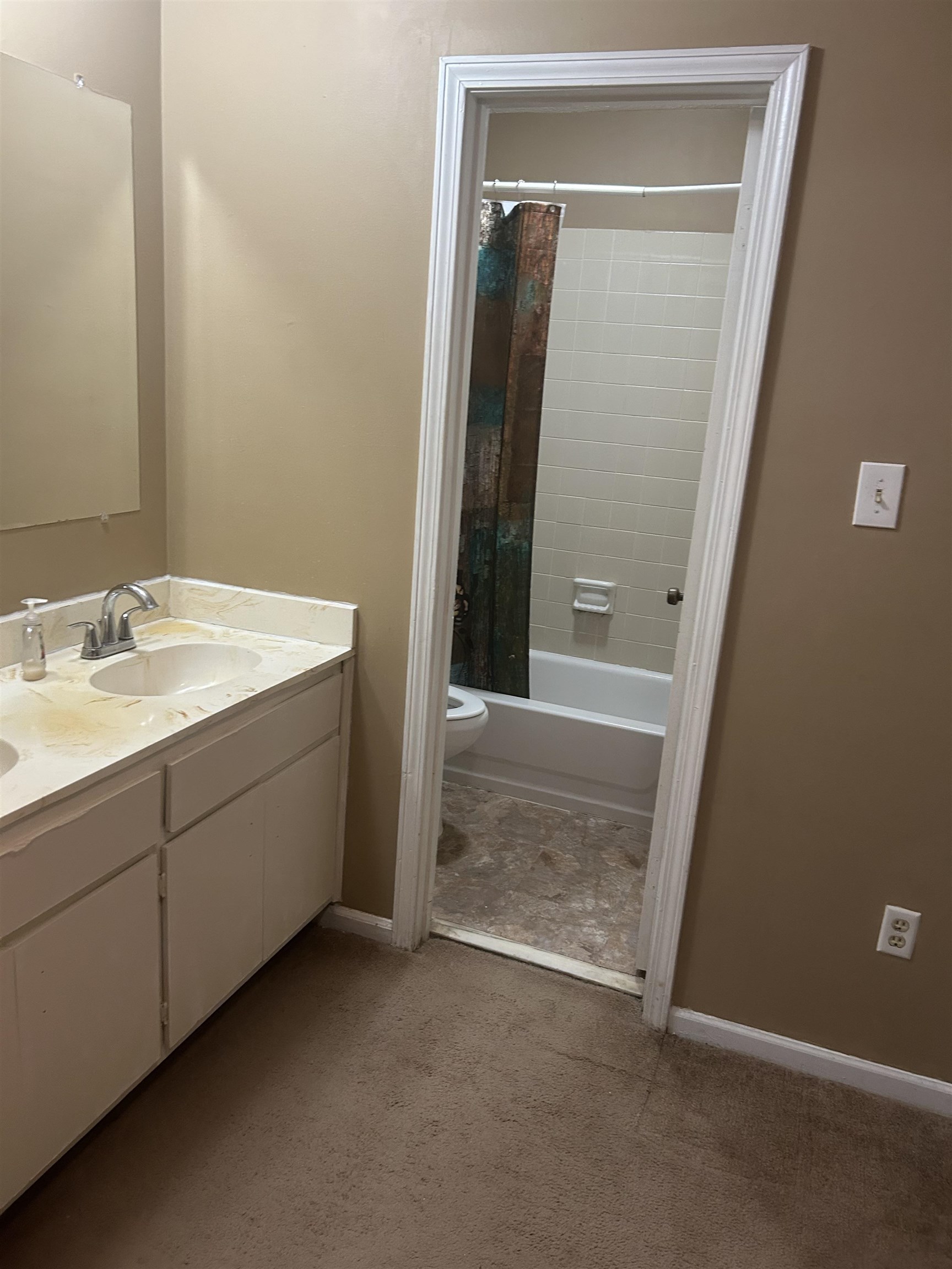 3647 Northcliffe Dr 1 Property Photo 25