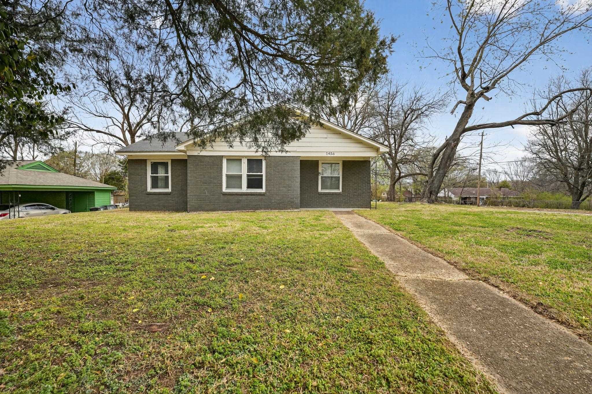 1456 ROLLING HILLS DR Property Photo 1
