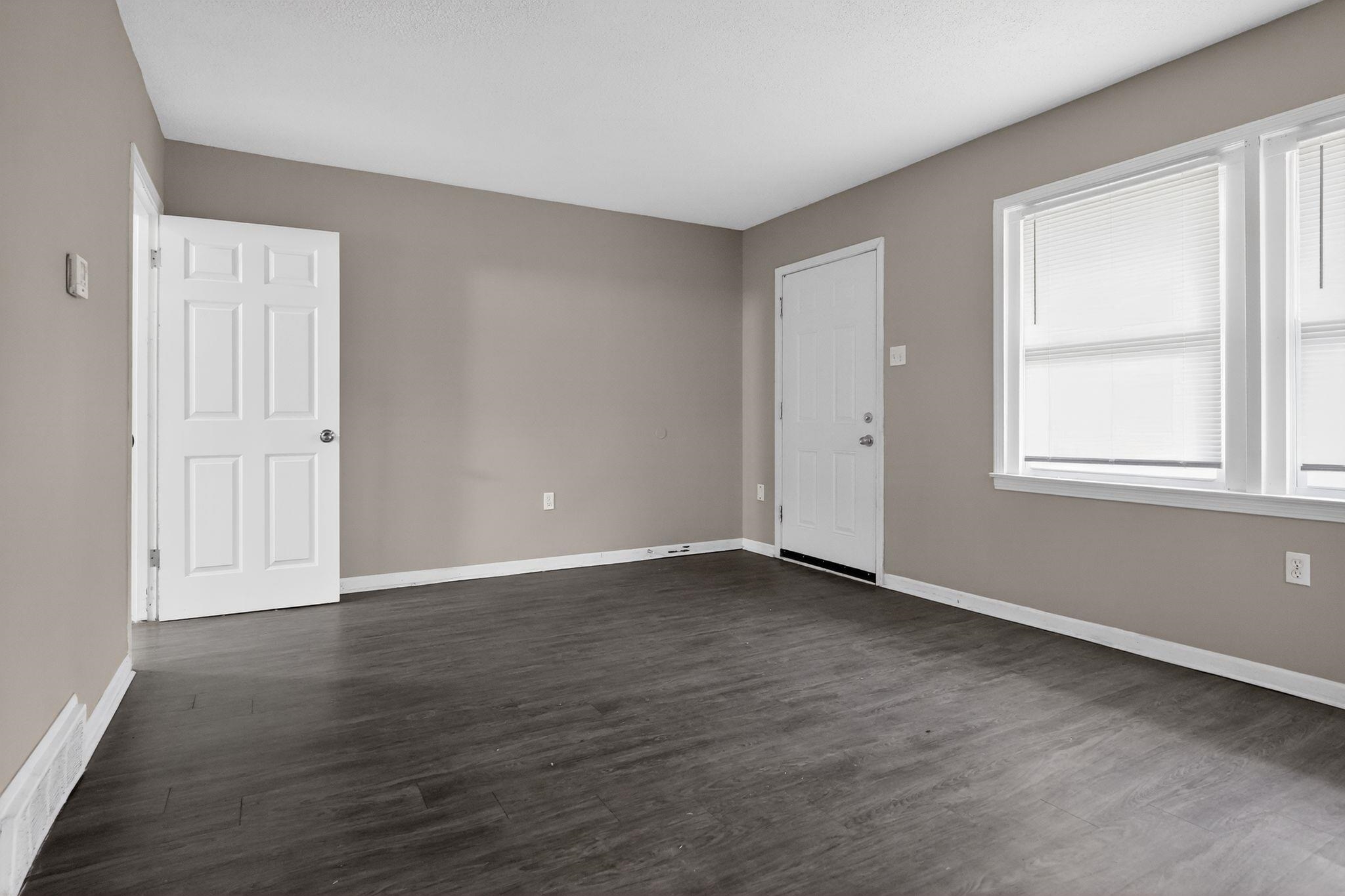 1589 Whitney Ave Property Photo 13