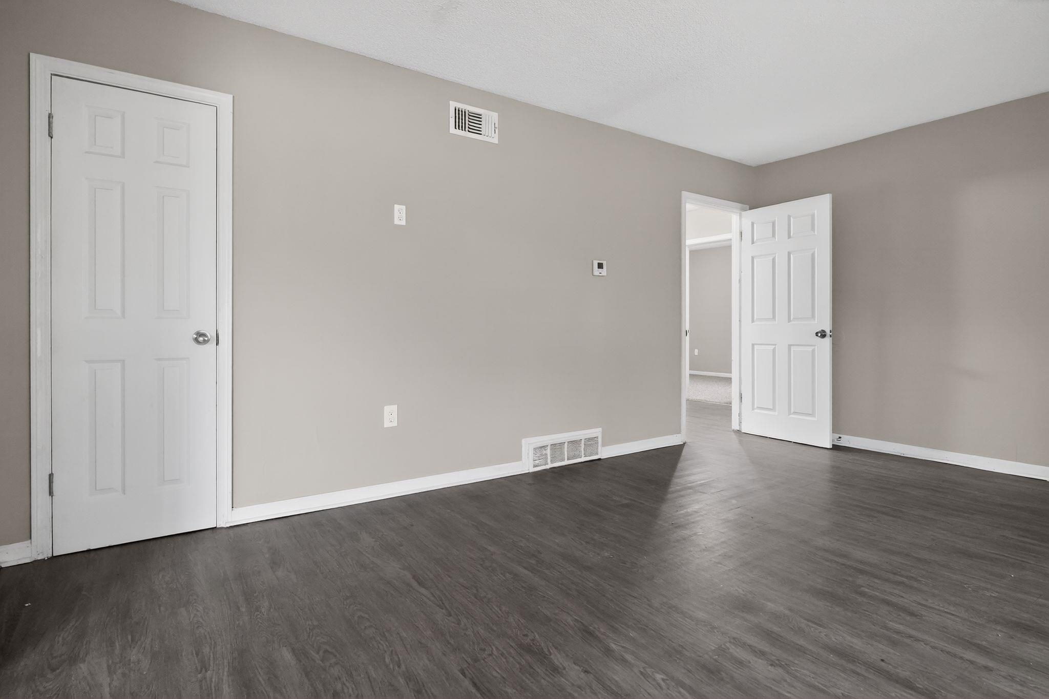 1589 Whitney Ave Property Photo 14
