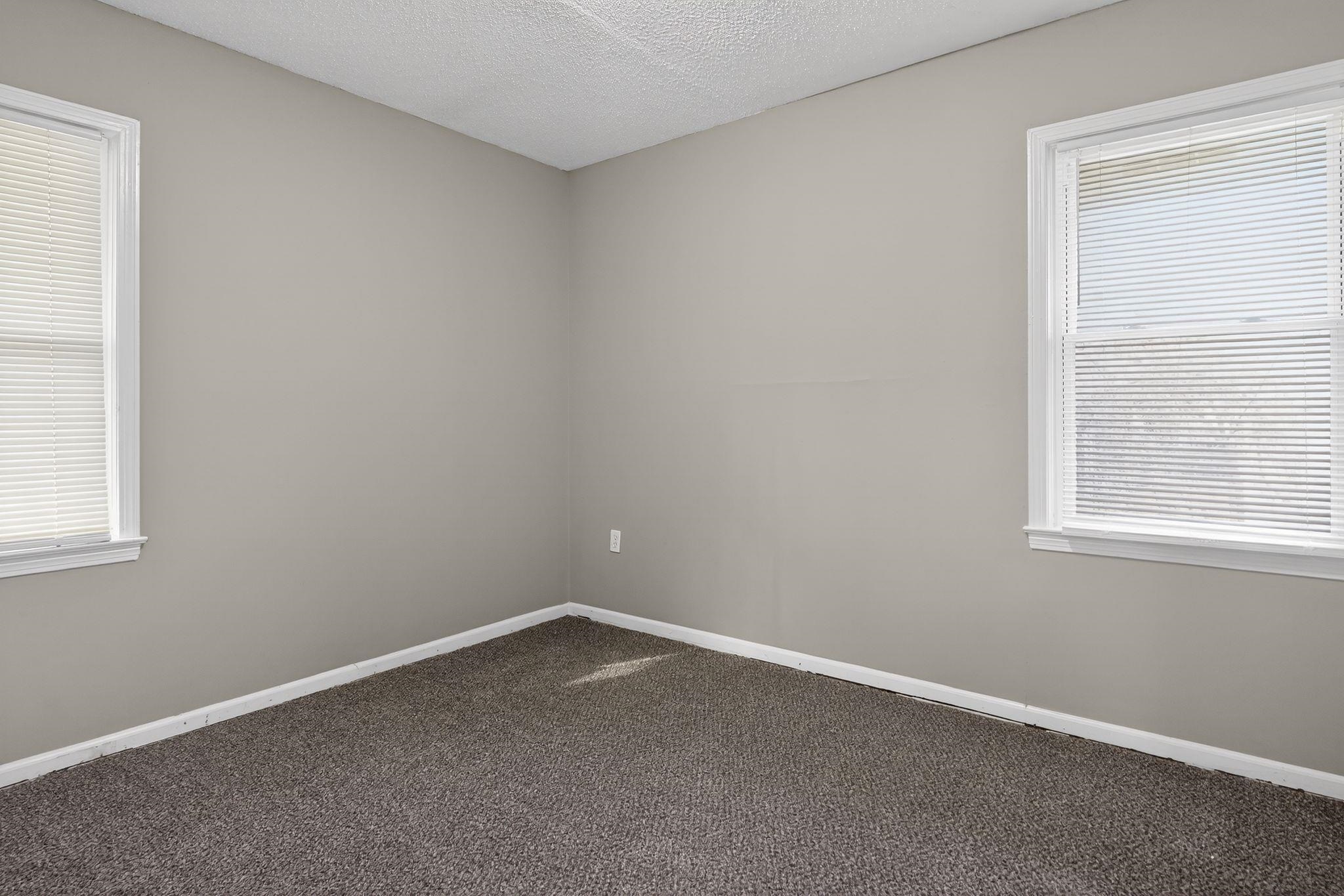 1589 Whitney Ave Property Photo 26