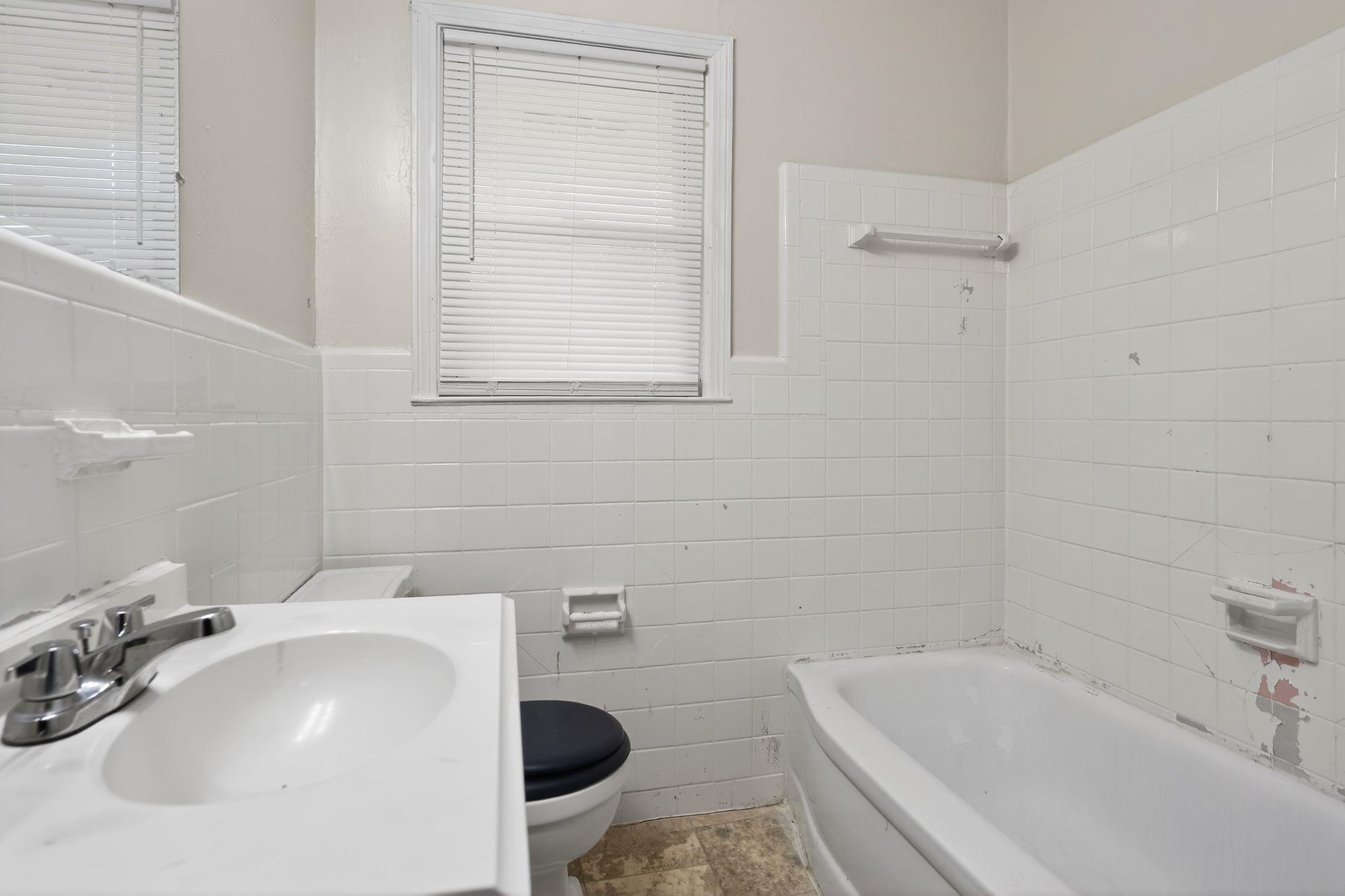 1589 Whitney Ave Property Photo 29