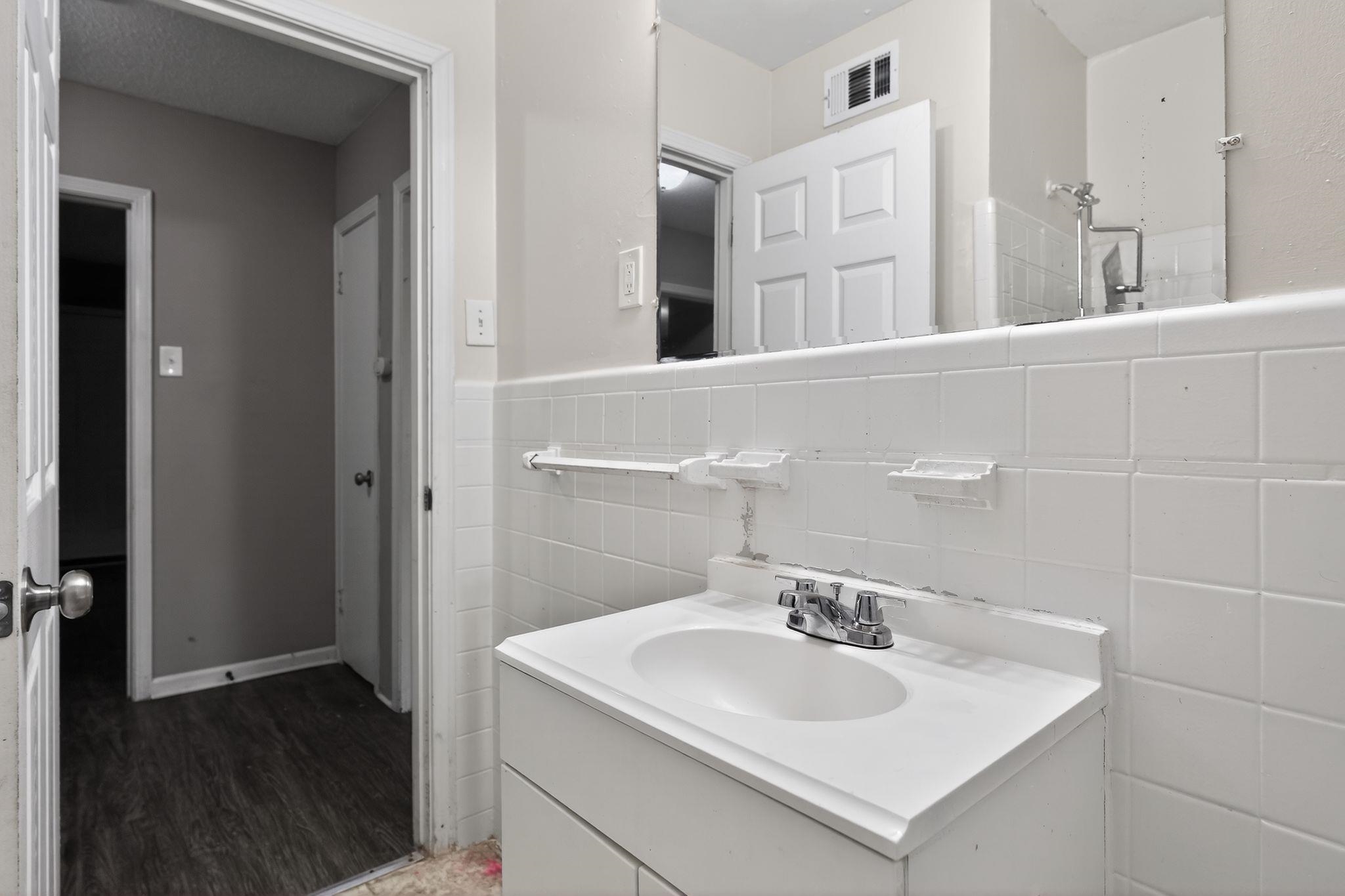1589 Whitney Ave Property Photo 31