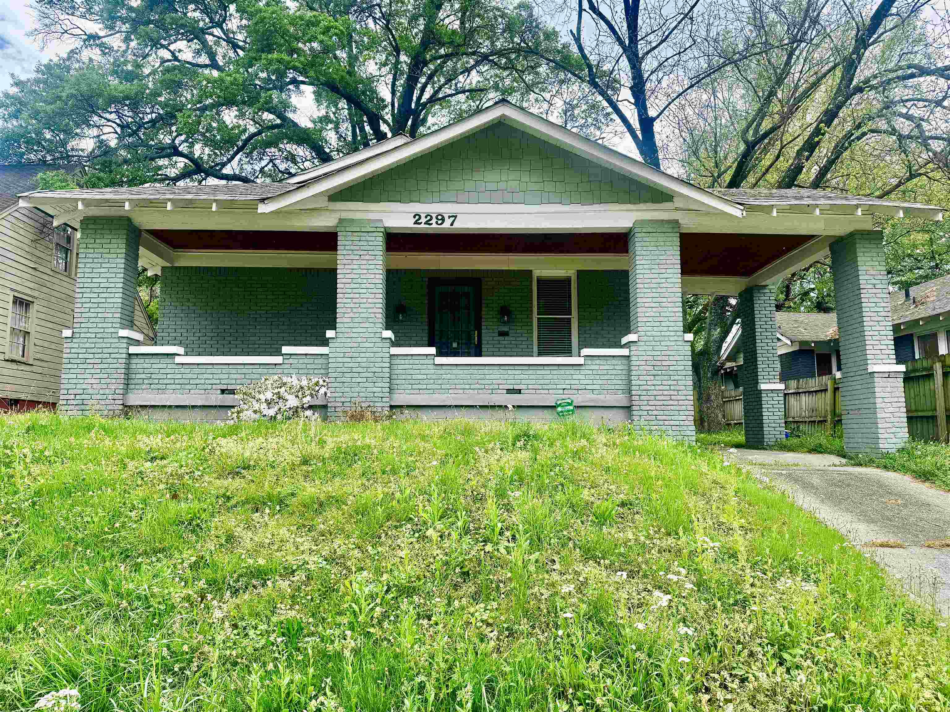 2297 JACKSON AVE Property Photo 1
