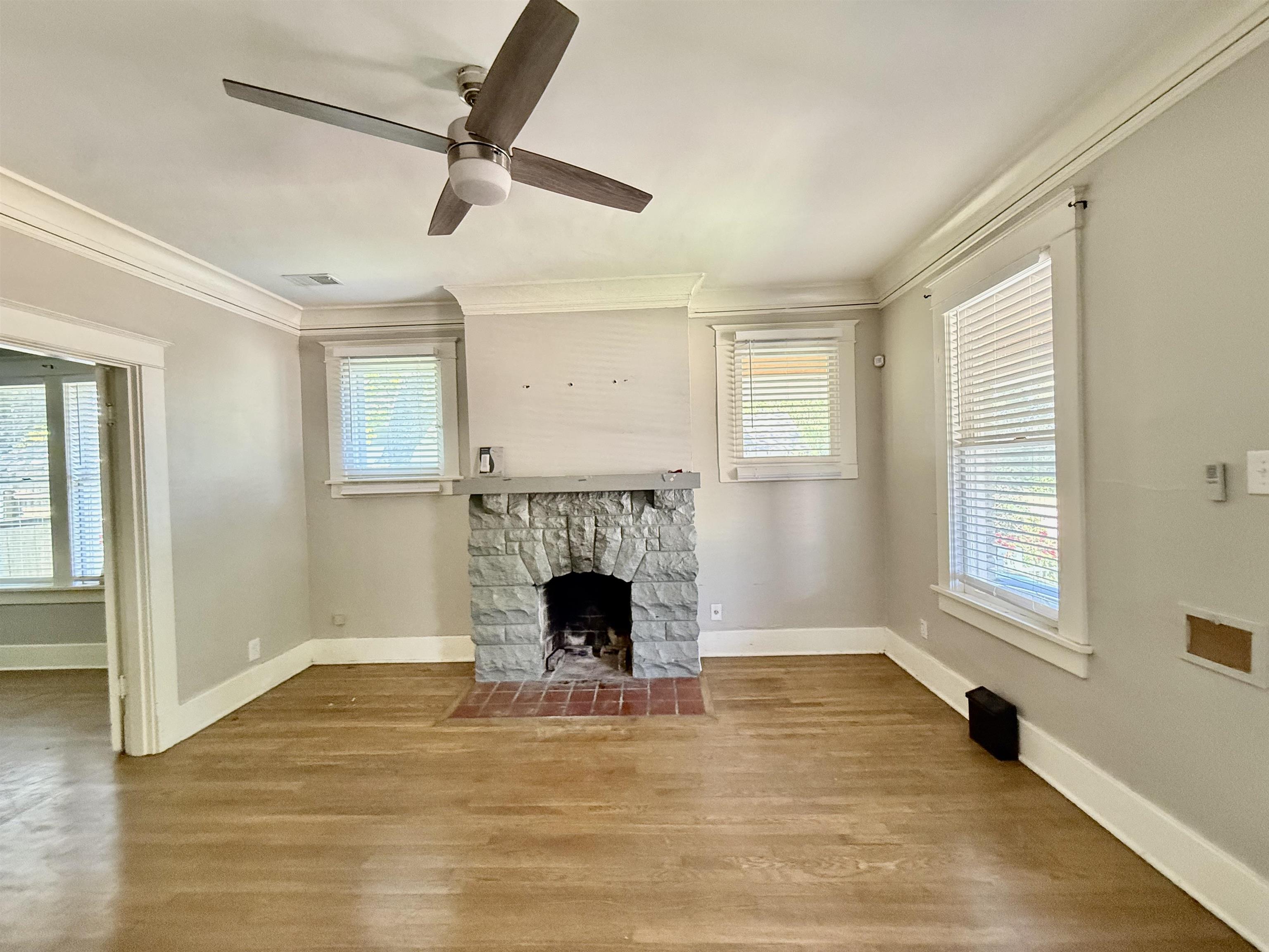 2297 Jackson Ave Property Photo 6