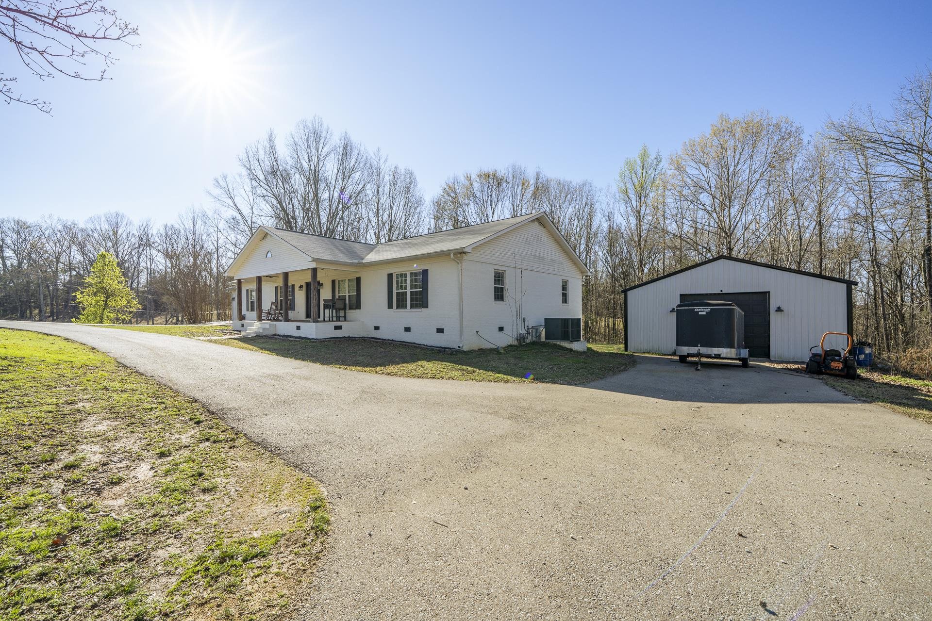 835 Breckenridge Ln Property Photo 3