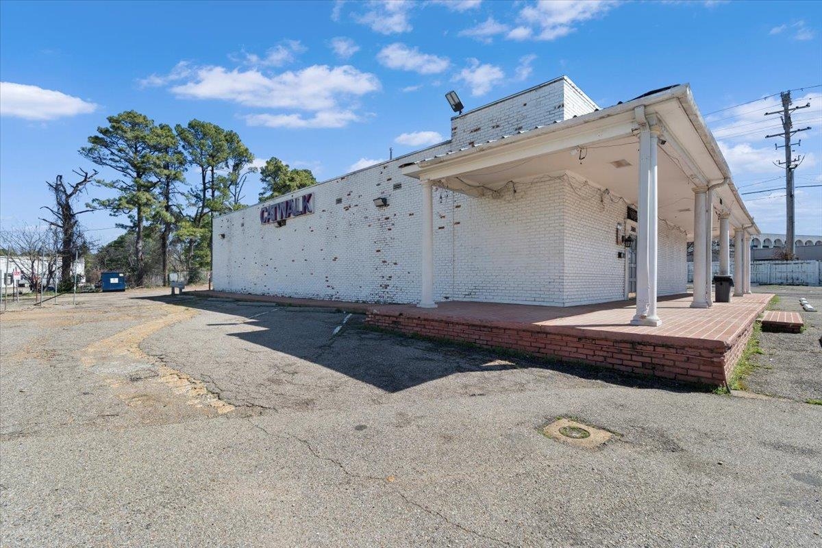 3880 Lamar Ave Property Photo 4