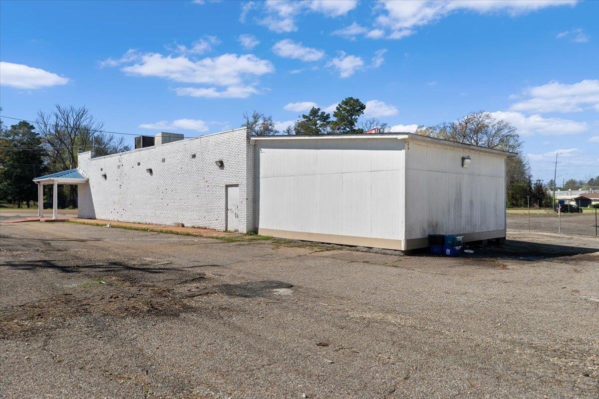 3880 Lamar Ave Property Photo 7