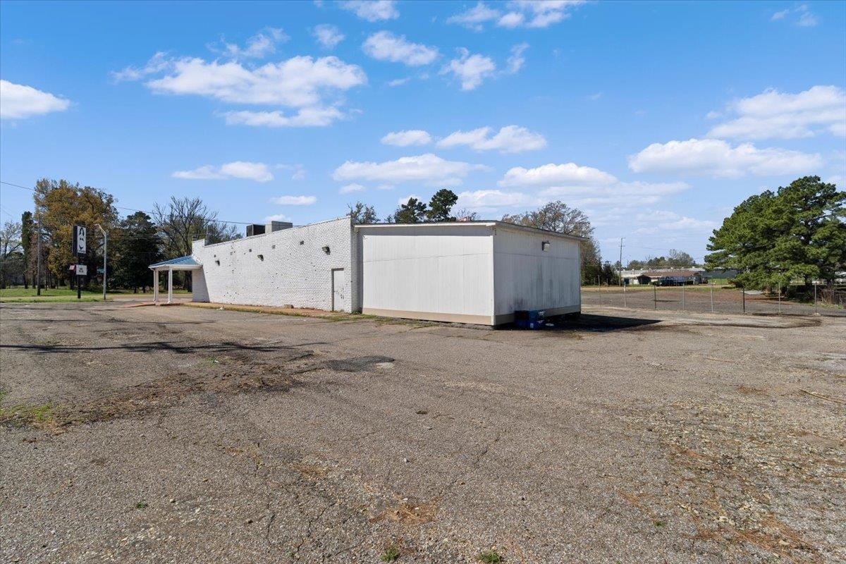 3880 Lamar Ave Property Photo 8